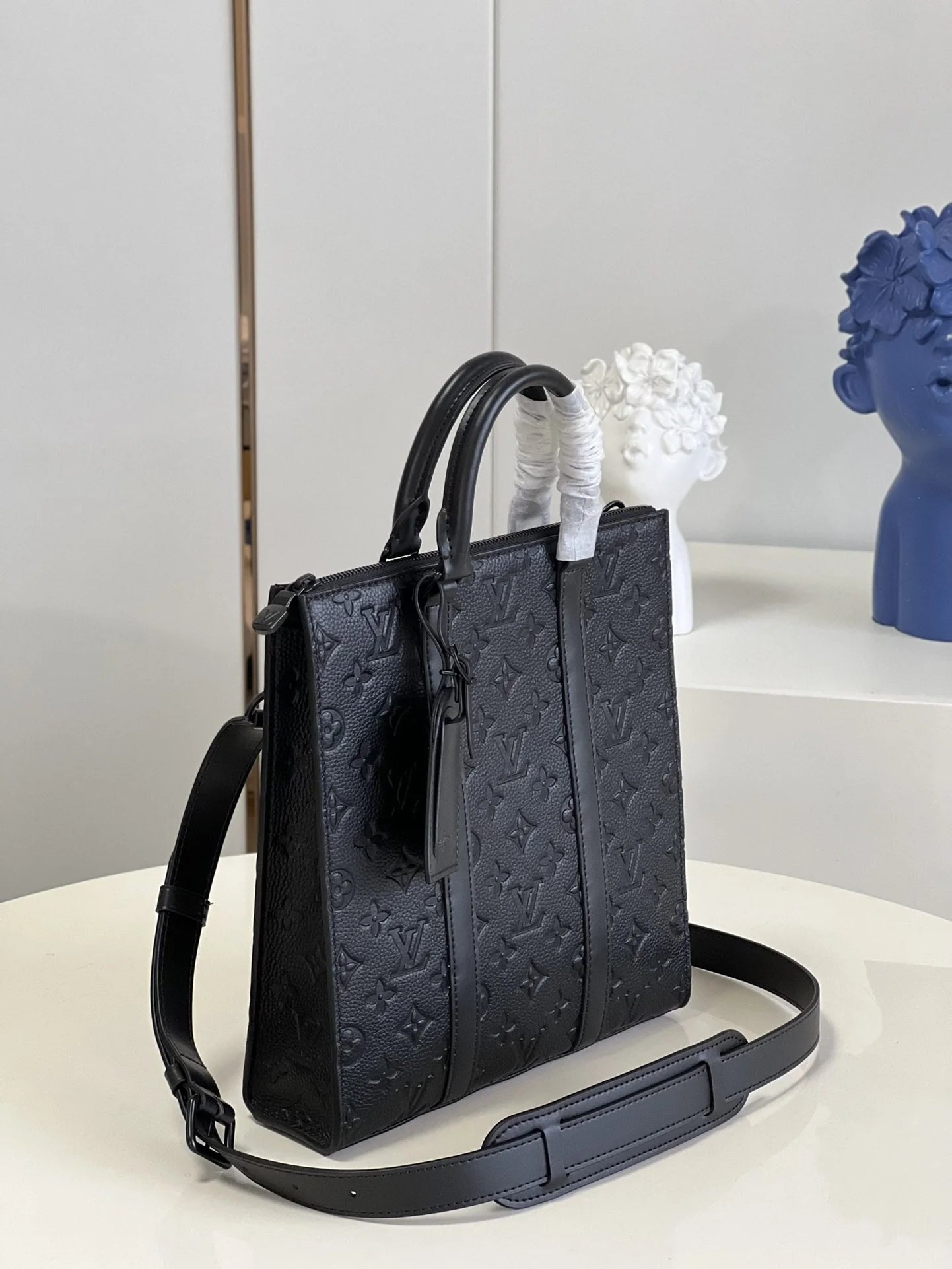 LV BAG M