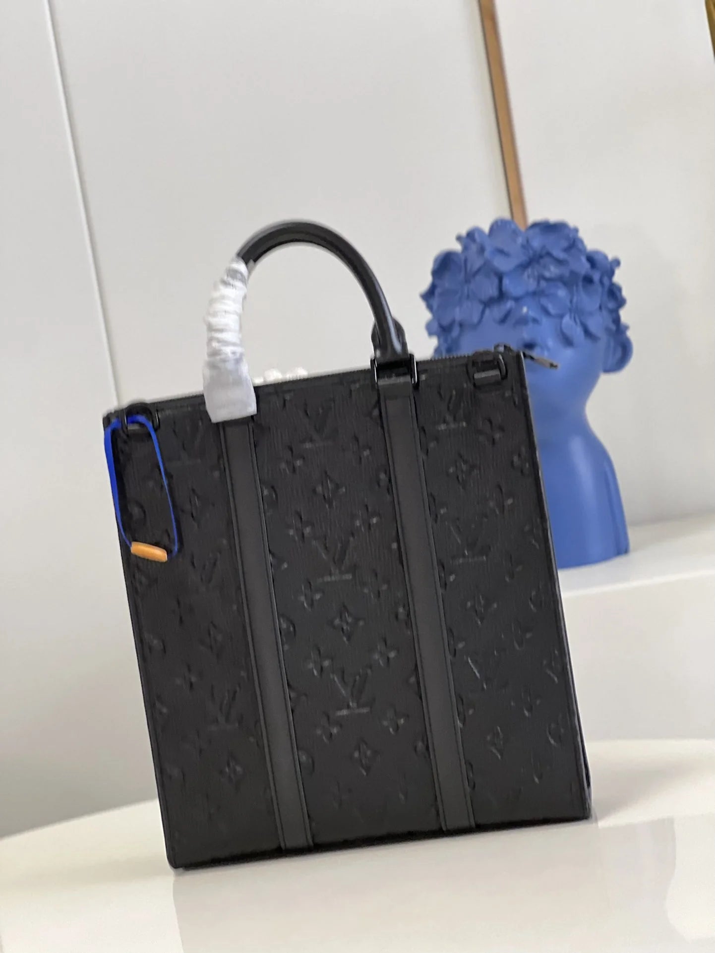 LV BAG M