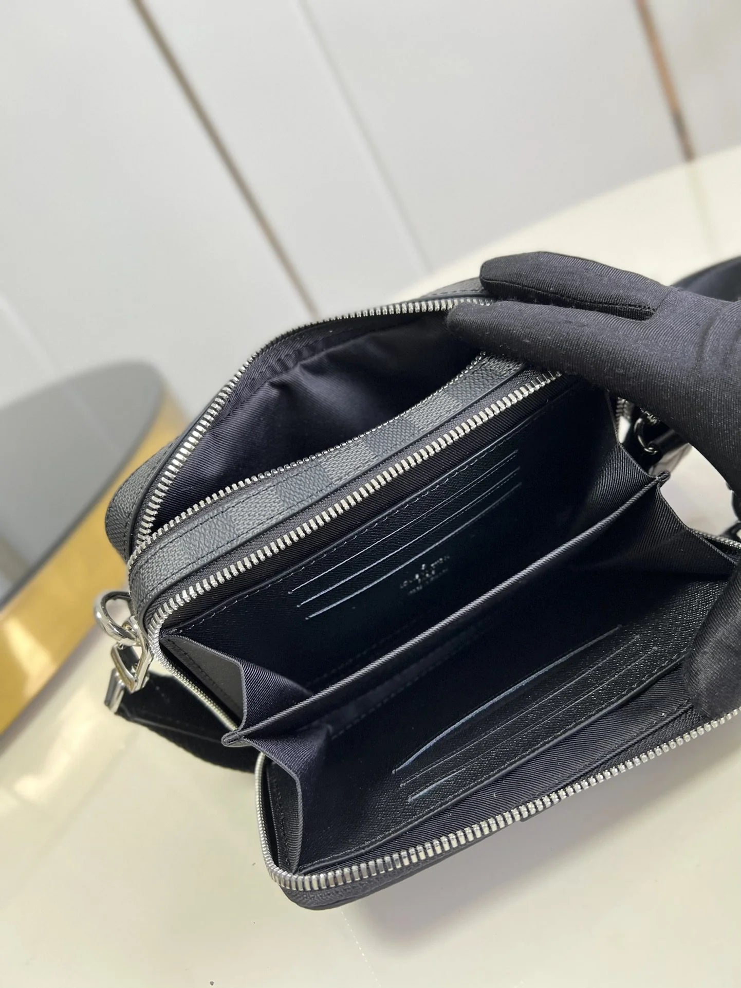 LV BAG M