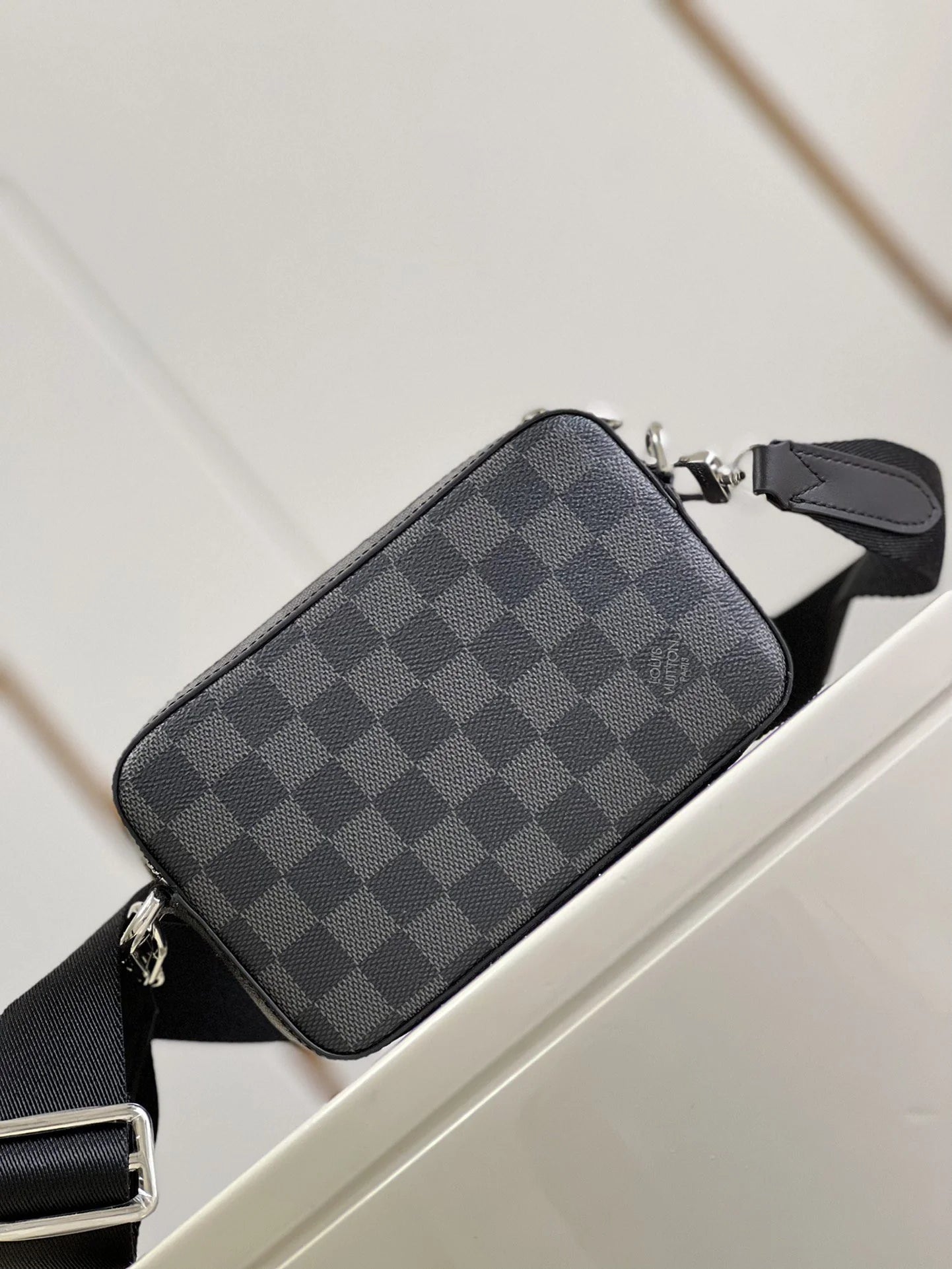 LV BAG M