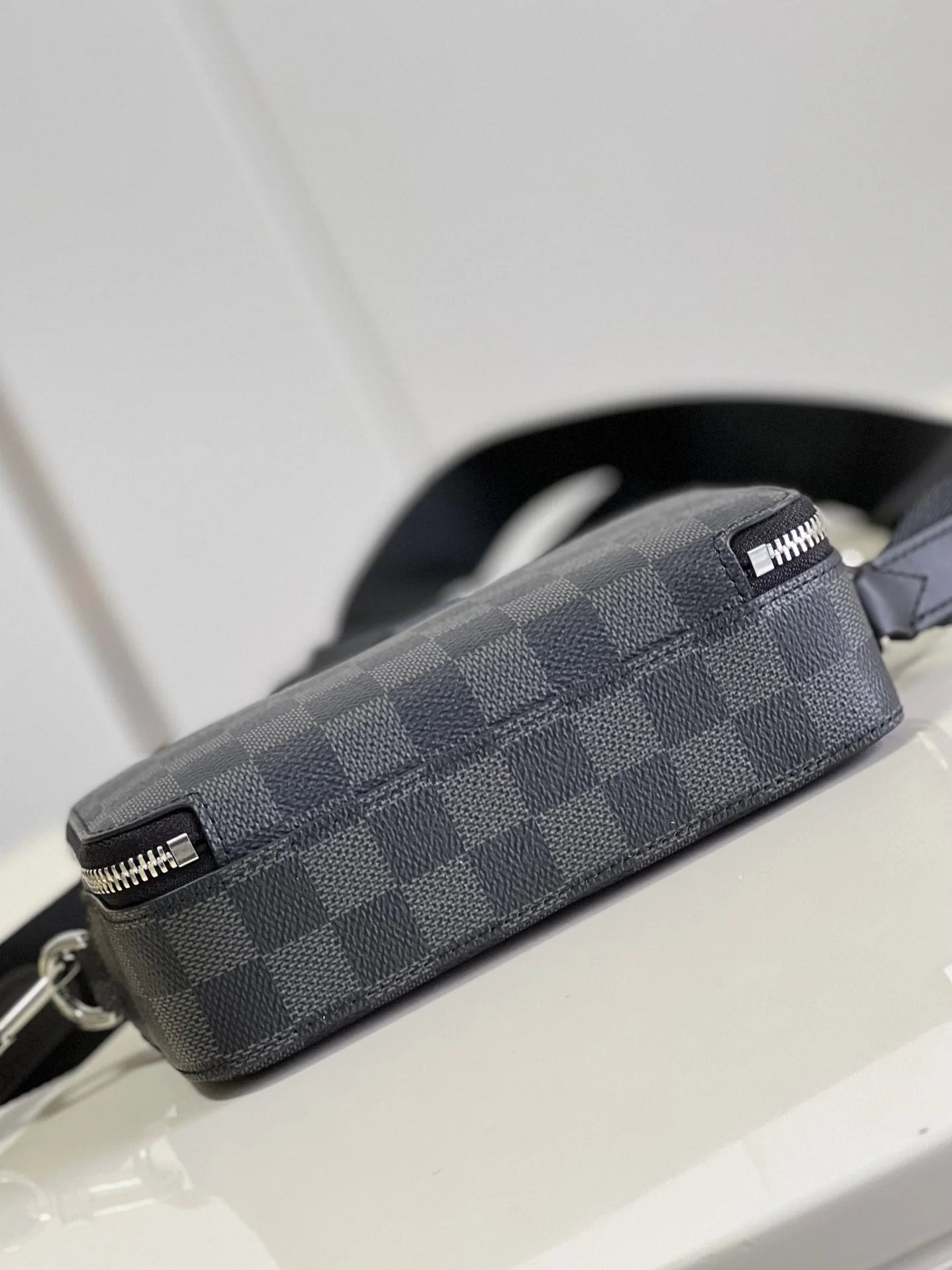 LV BAG M