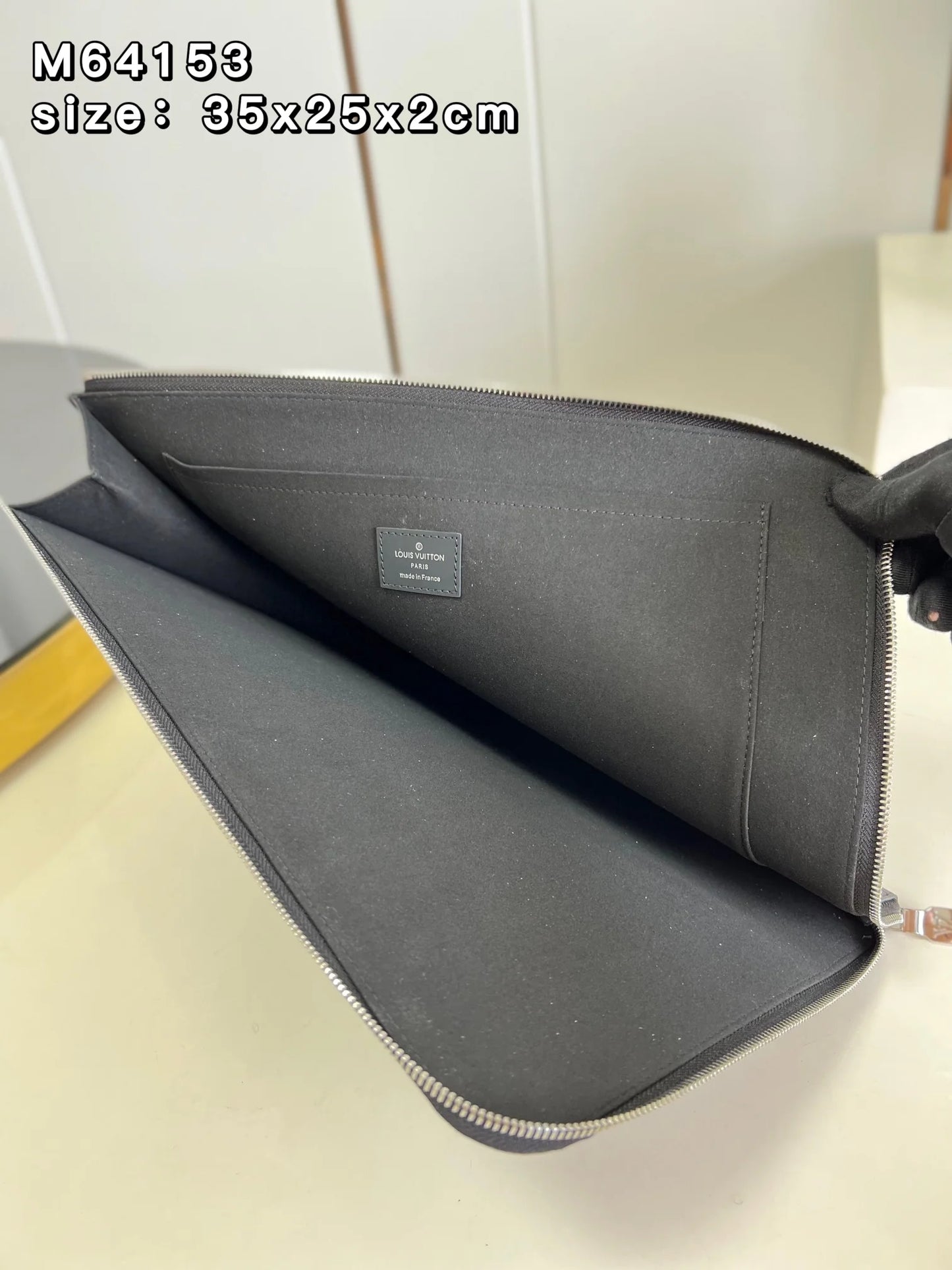 LV BAG M