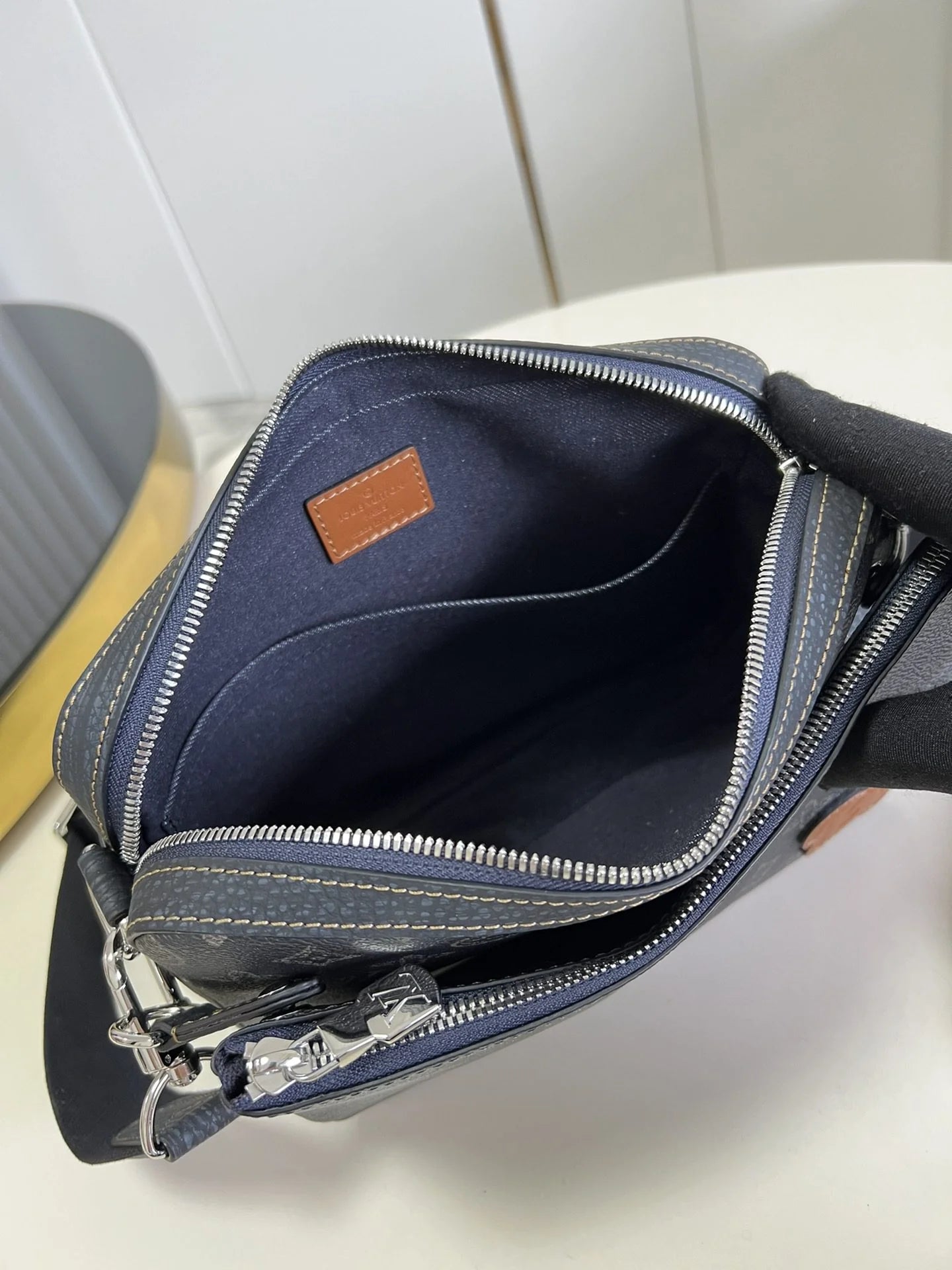 LV BAG M