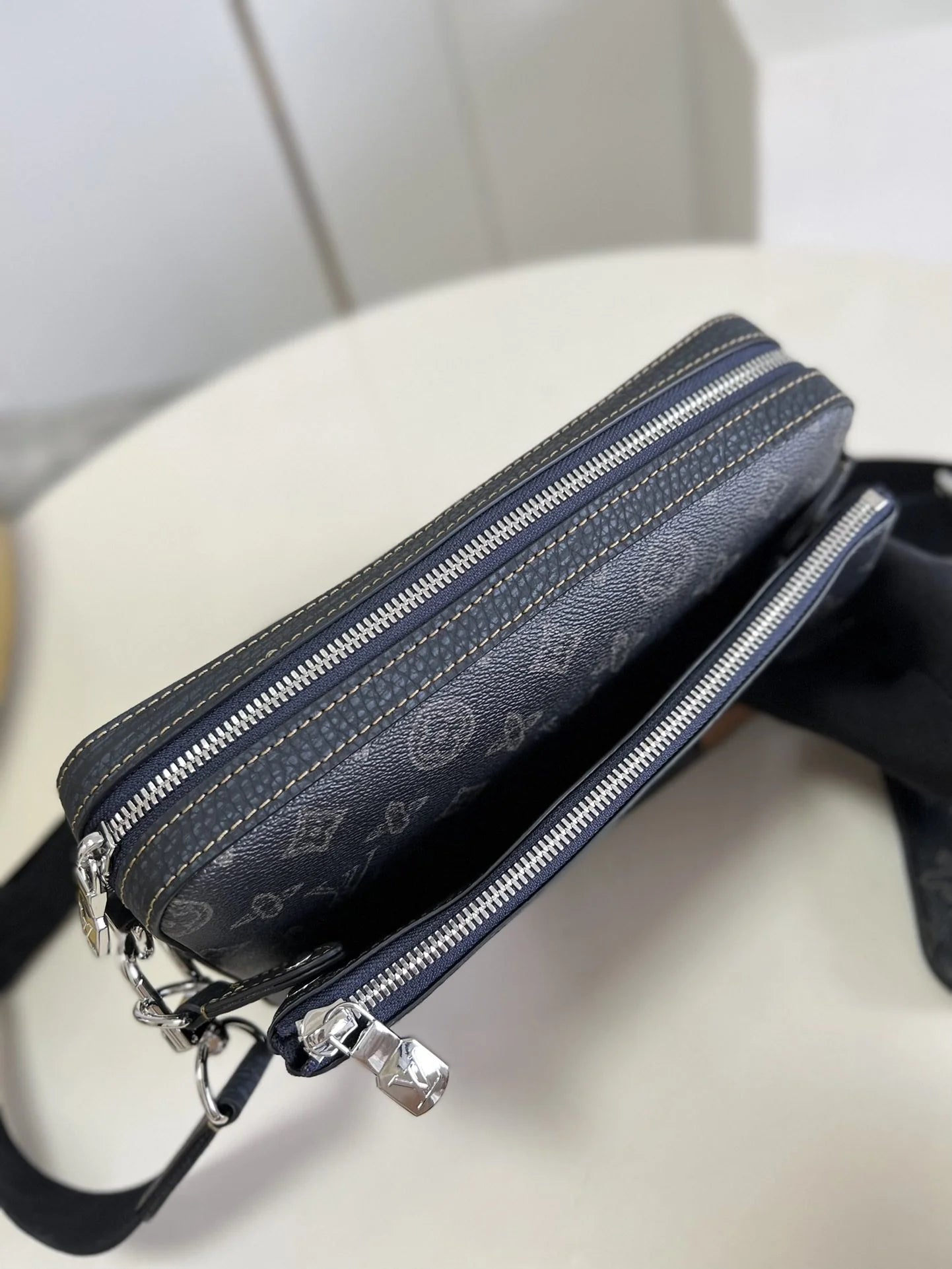 LV BAG M