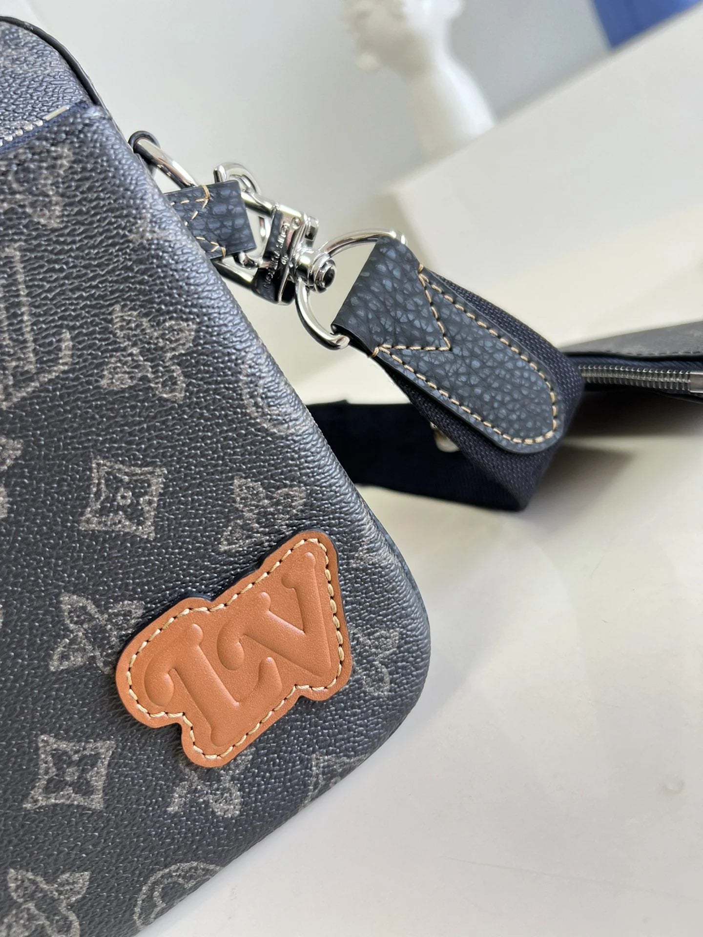 LV BAG M
