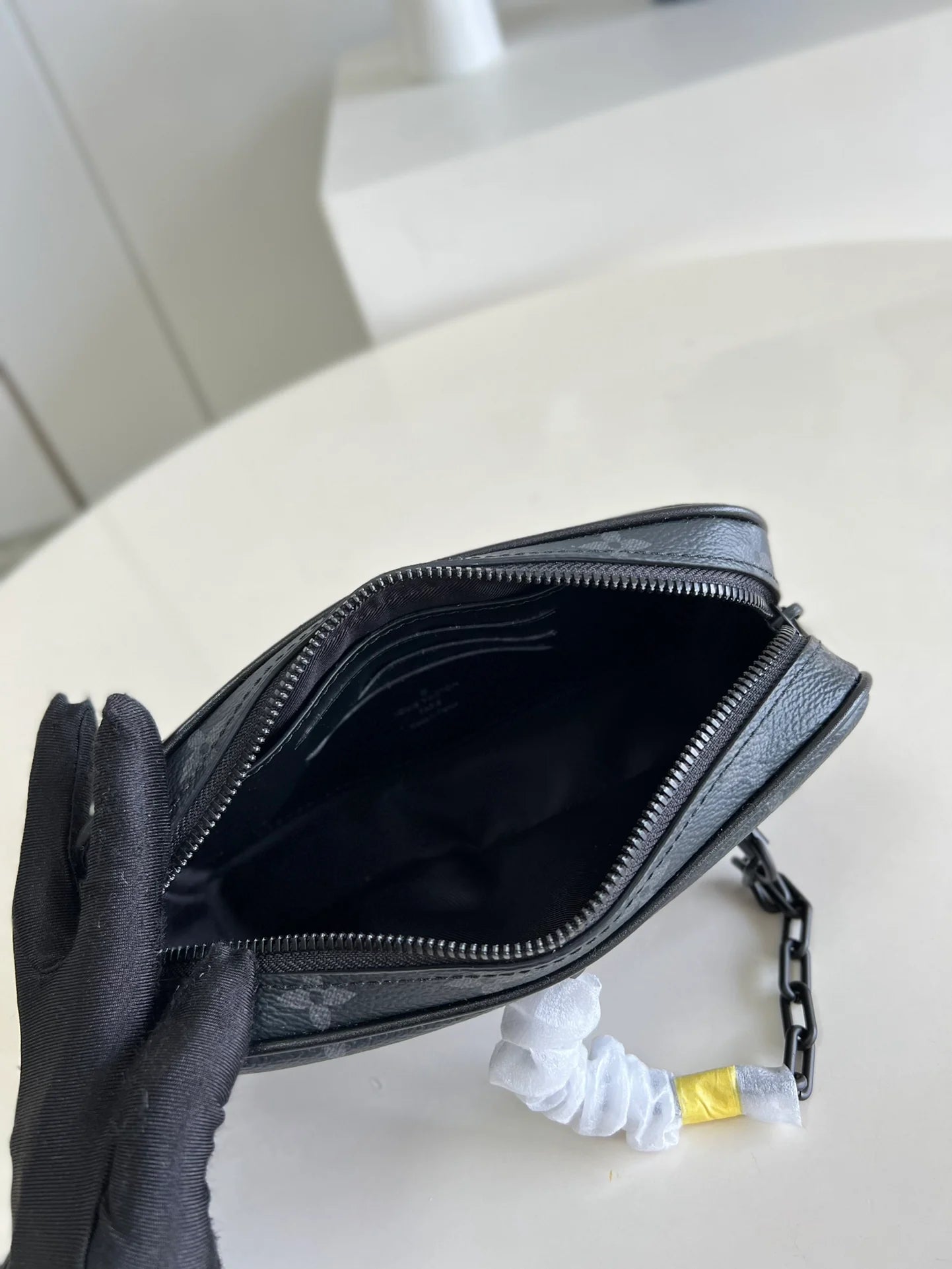 LV BAG M
