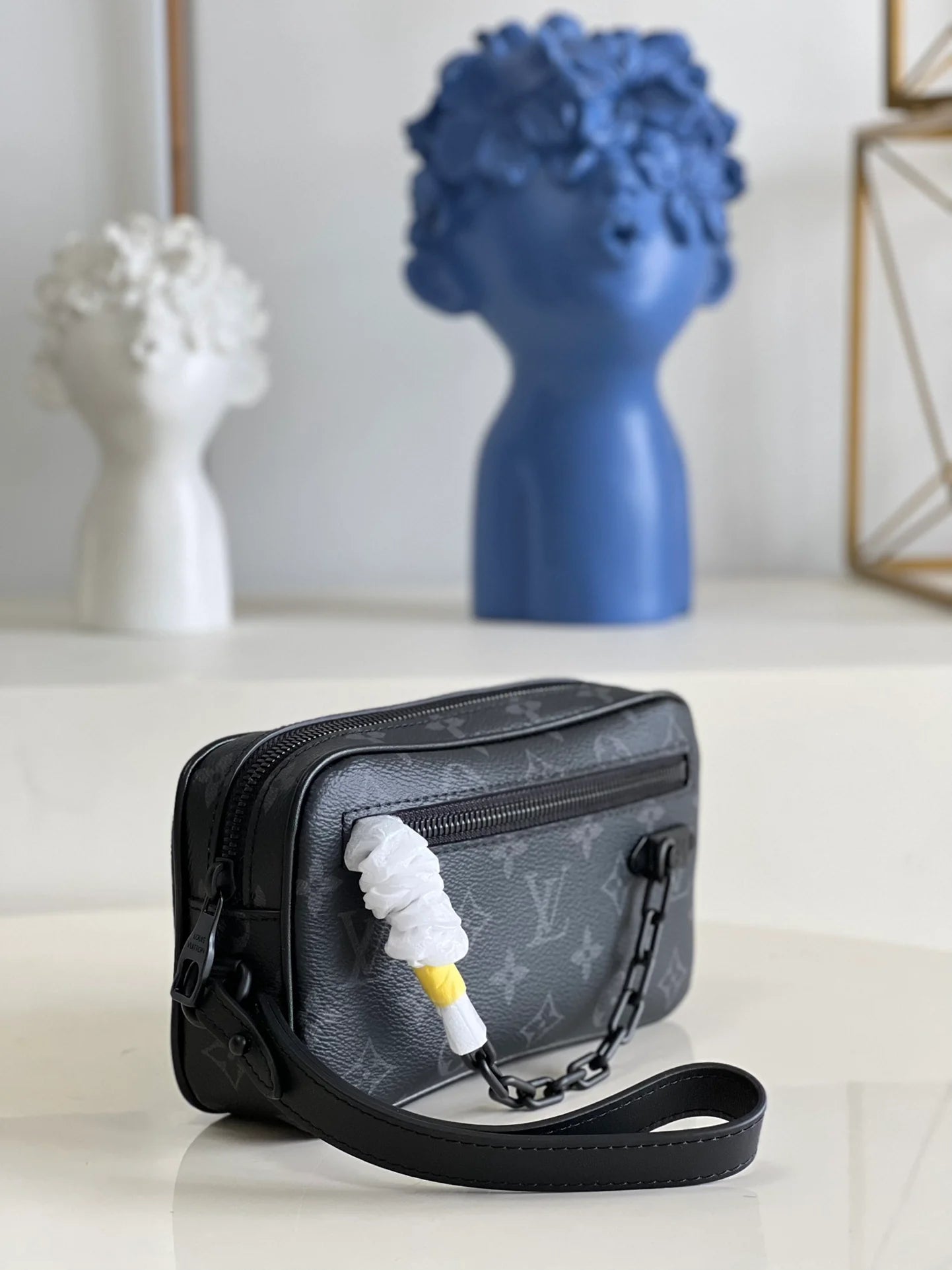 LV BAG M