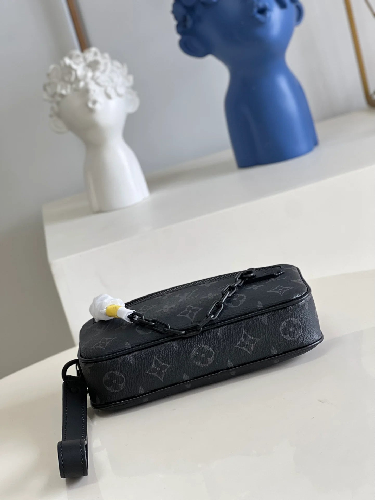 LV BAG M