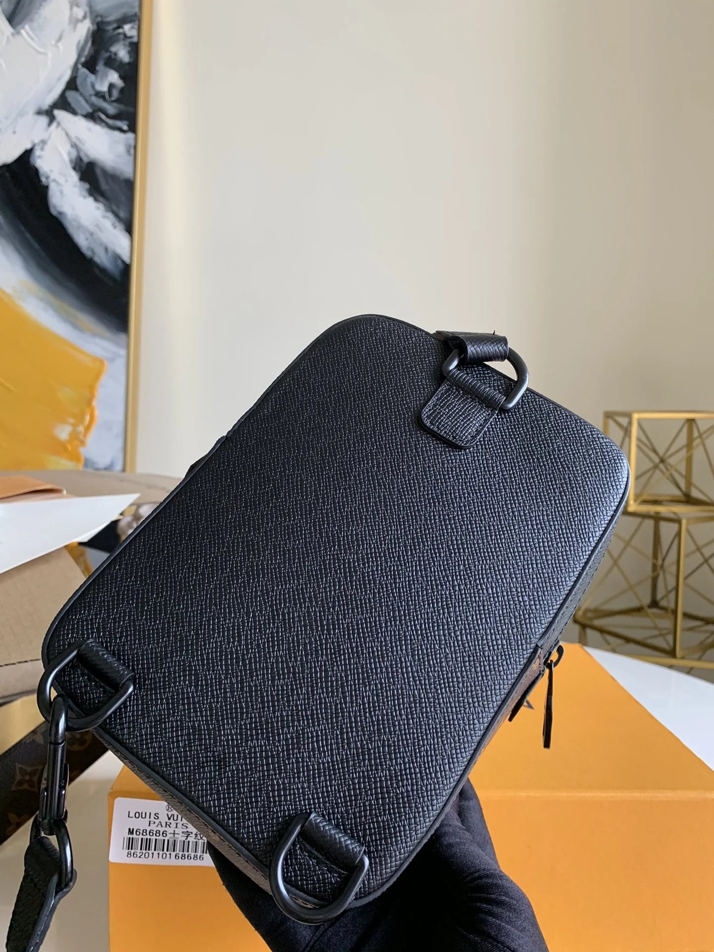 LV BAG M68686