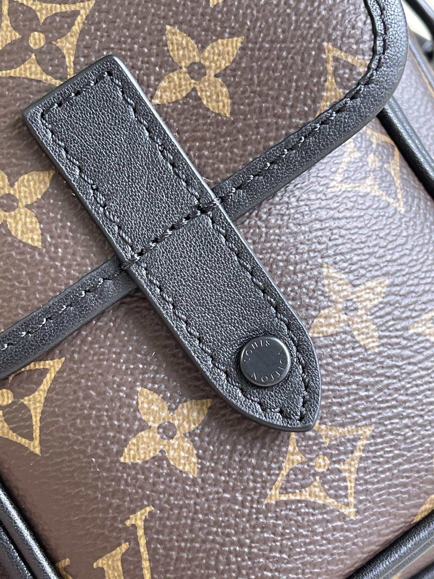 LV BAG M69404