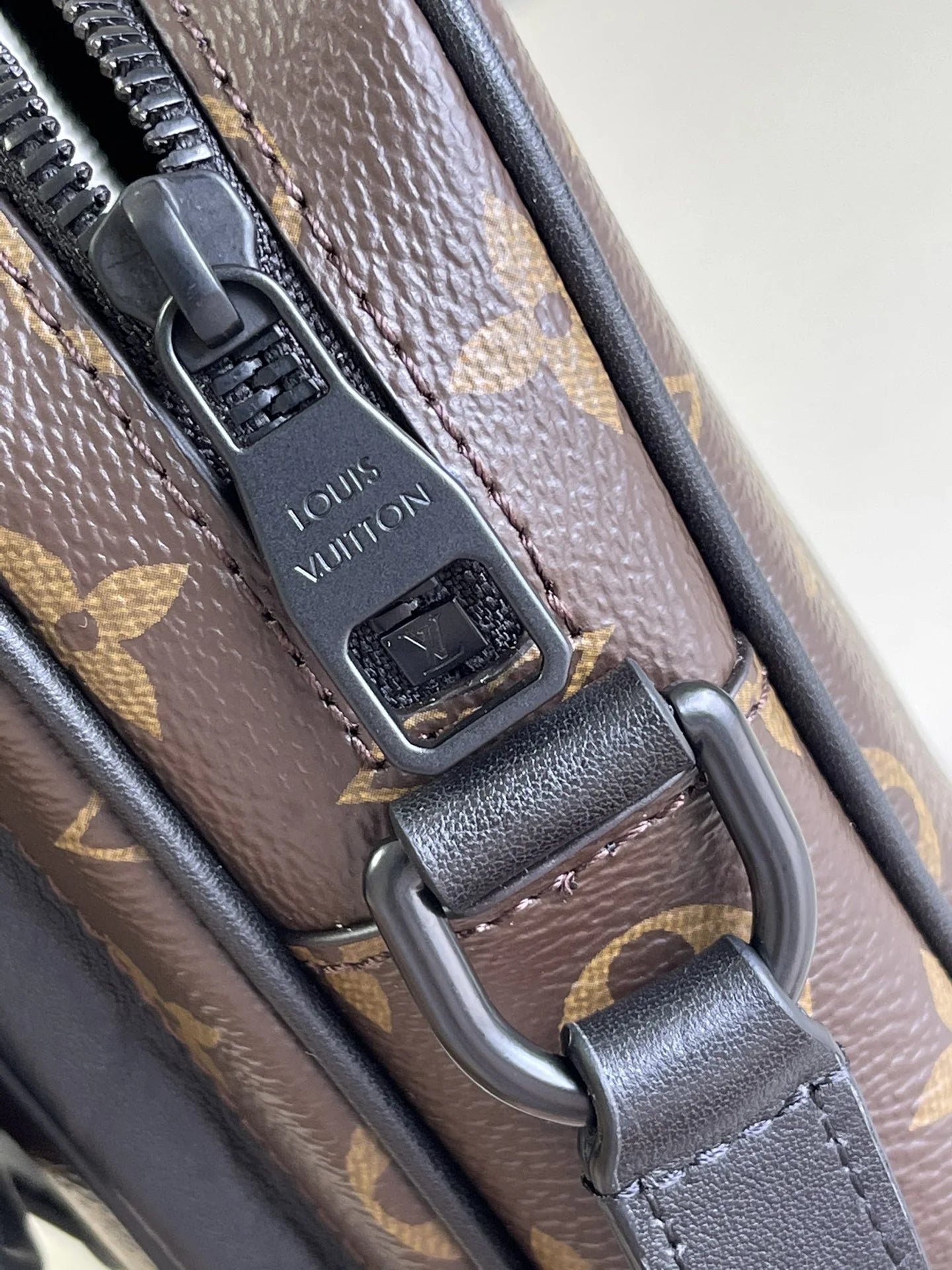 LV BAG M69404