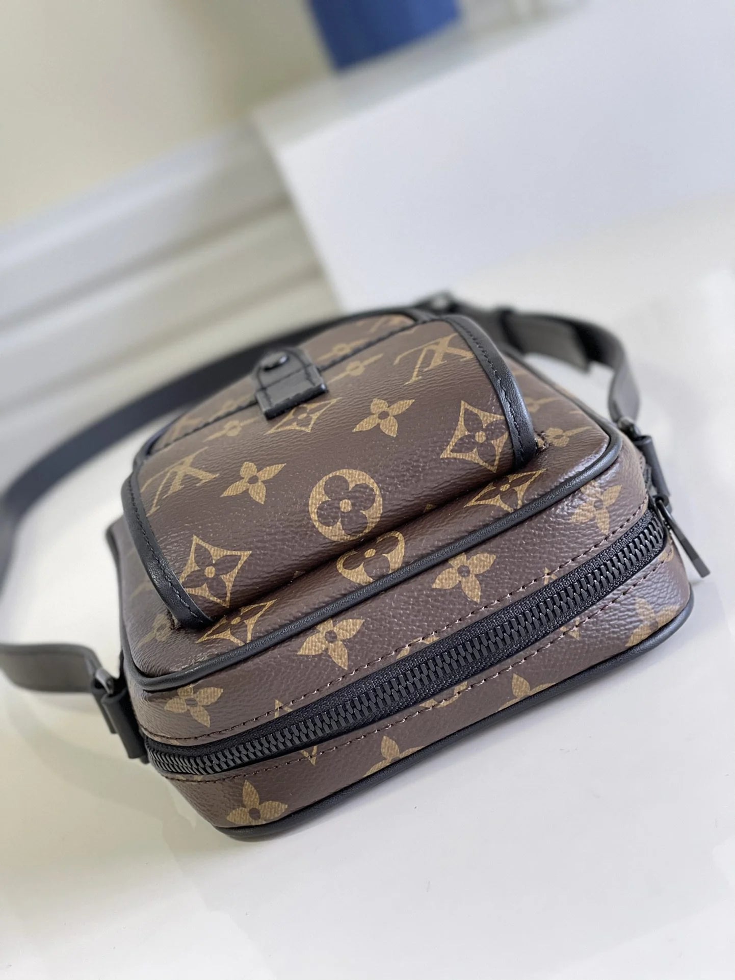 LV BAG M69404