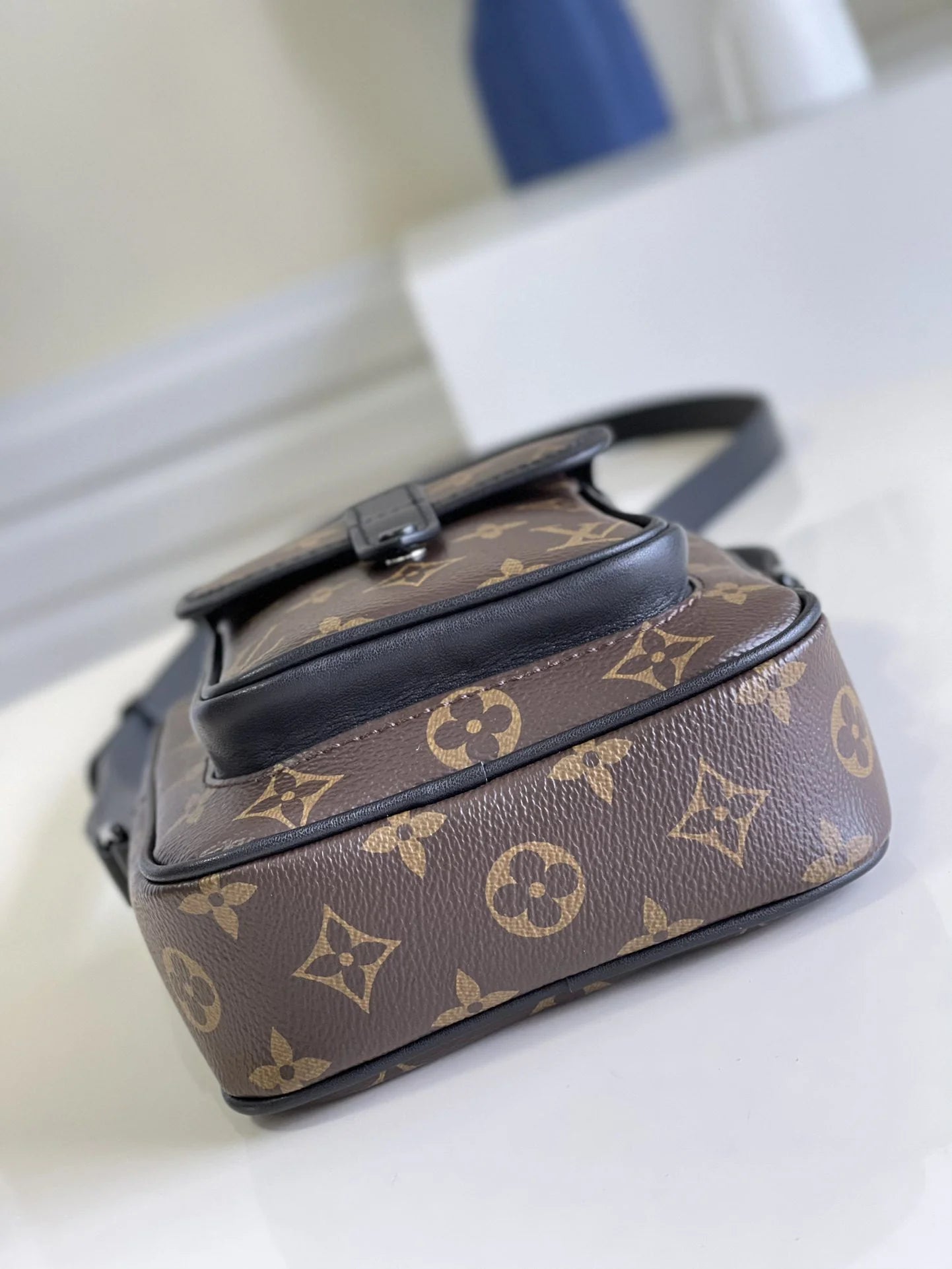 LV BAG M69404