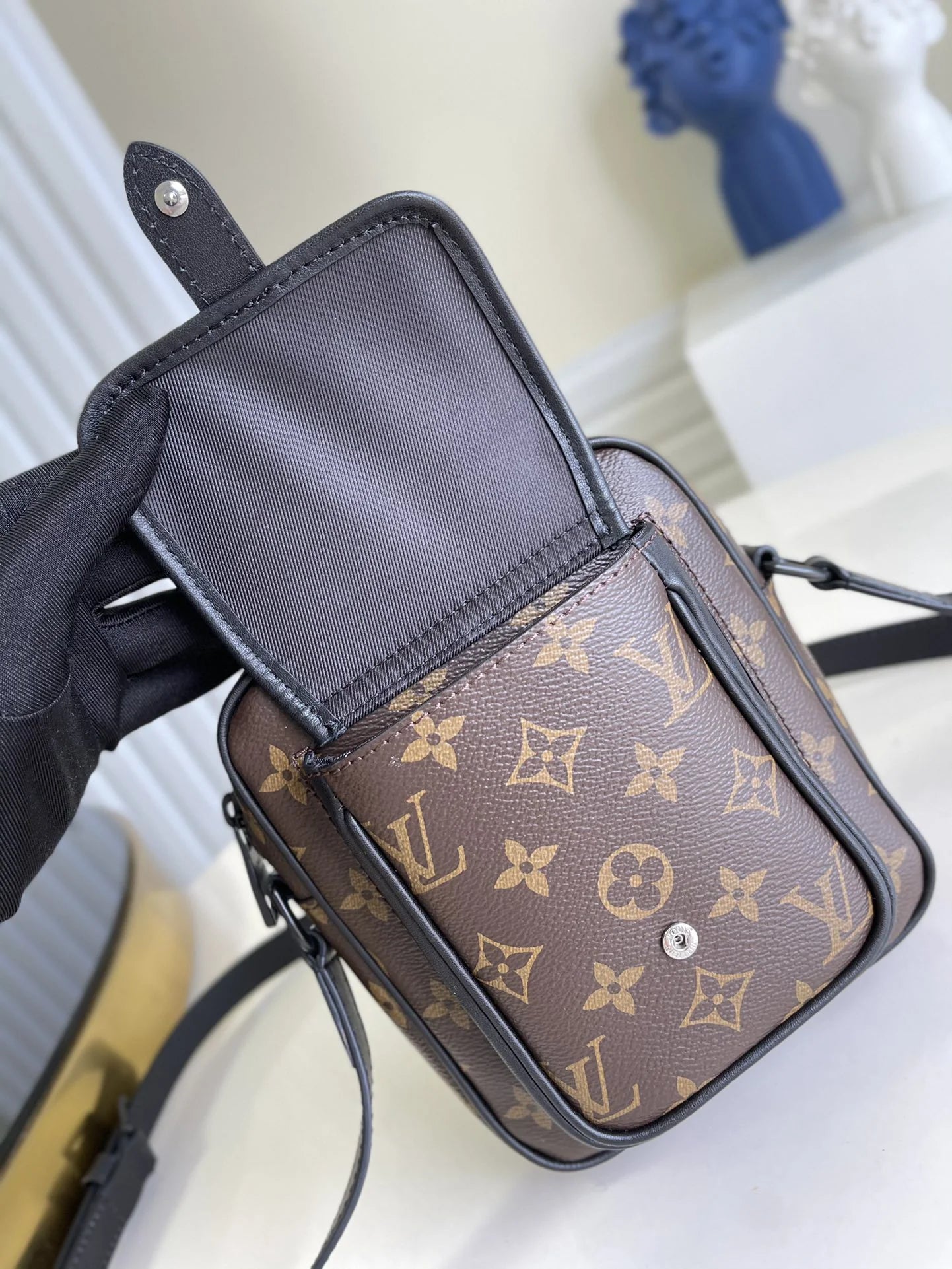 LV BAG M69404