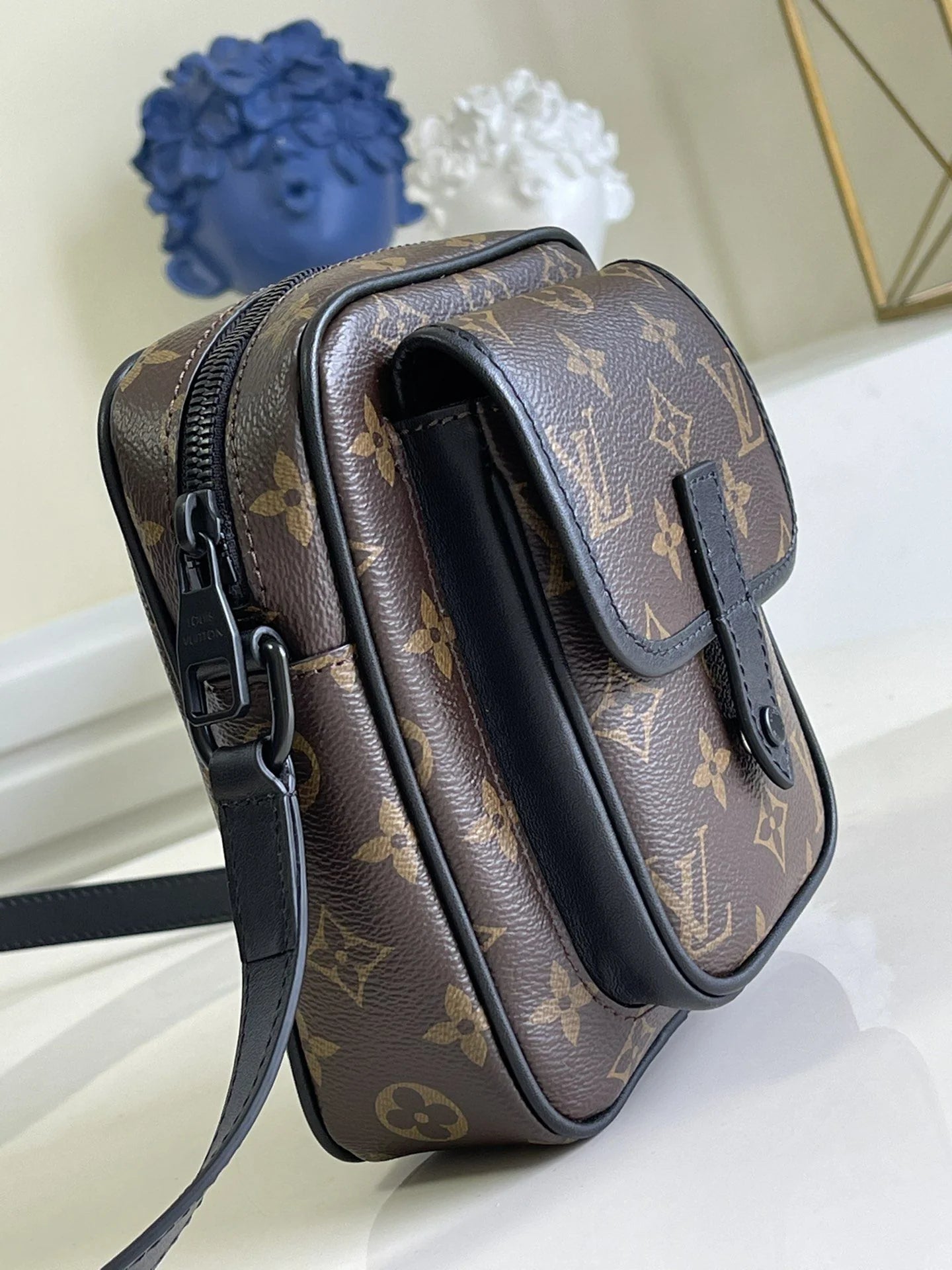 LV BAG M69404