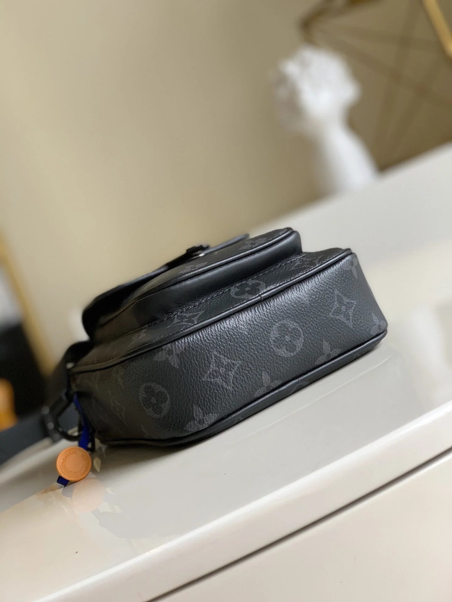 LV BAG M