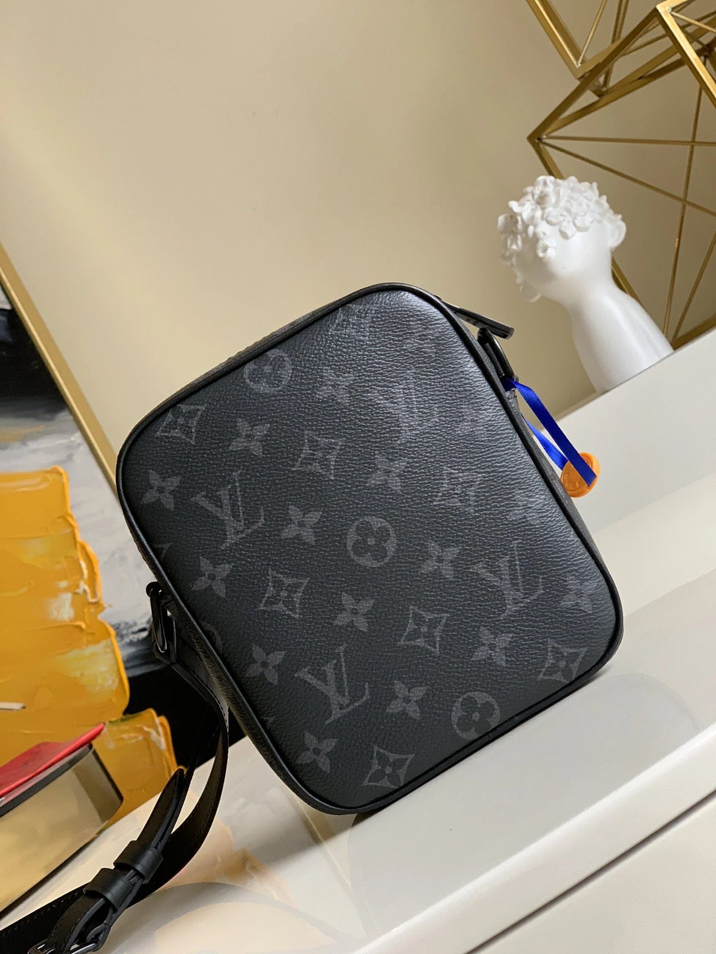 LV BAG M
