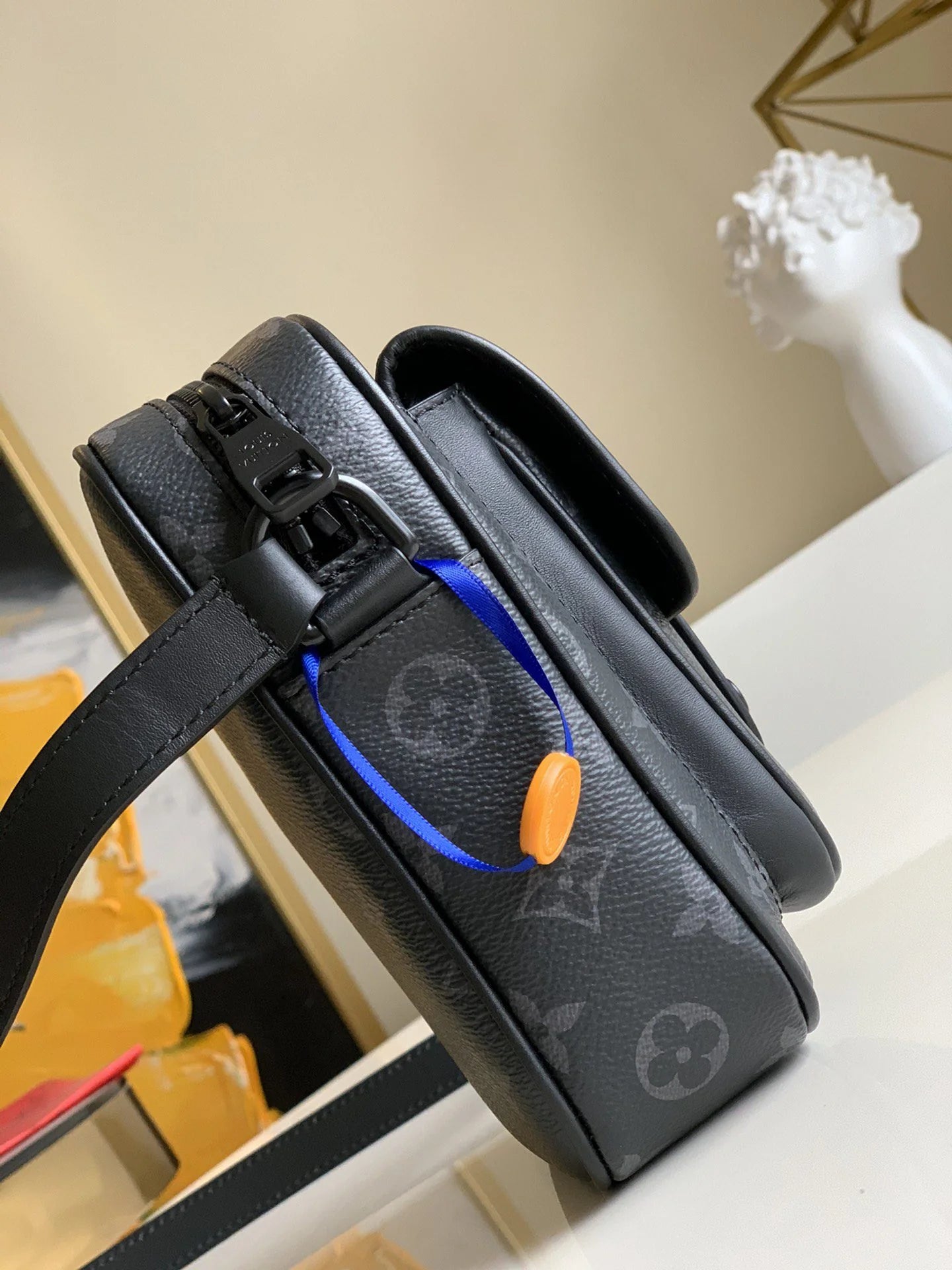 LV BAG M