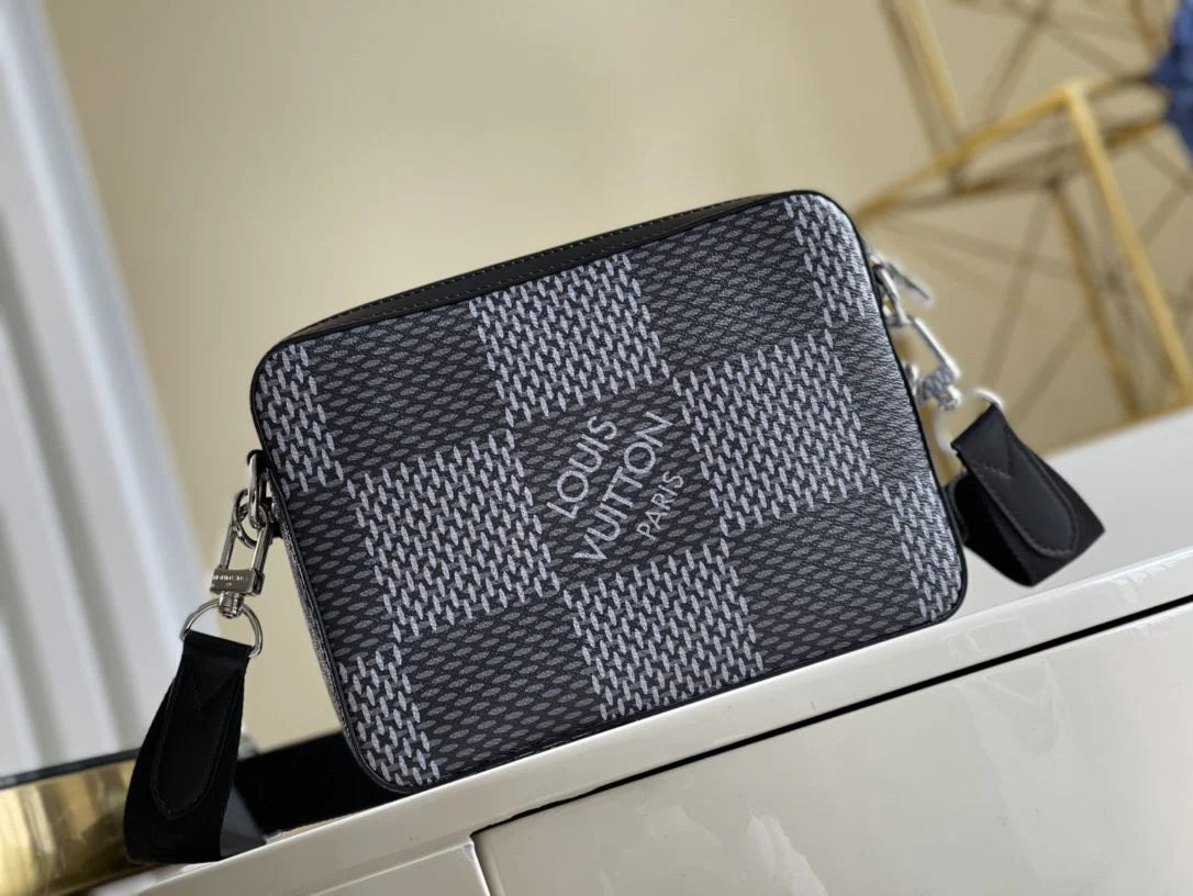 LV BAG M69443
