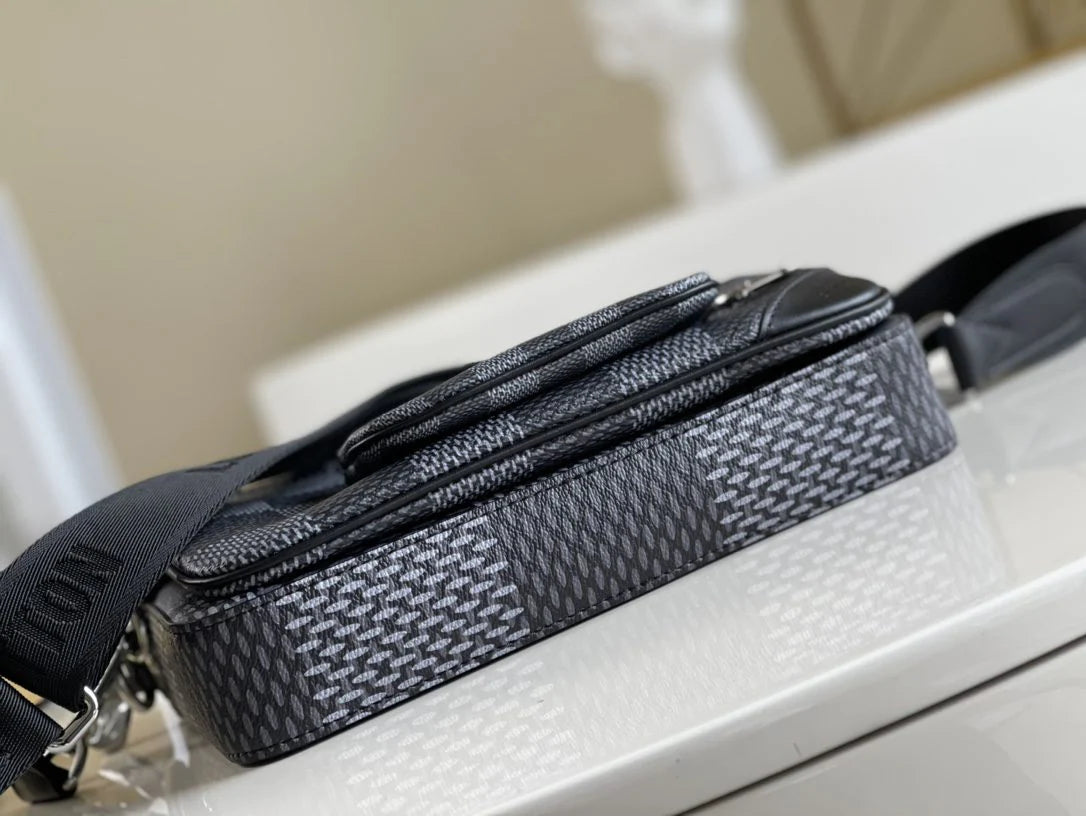 LV BAG M69443