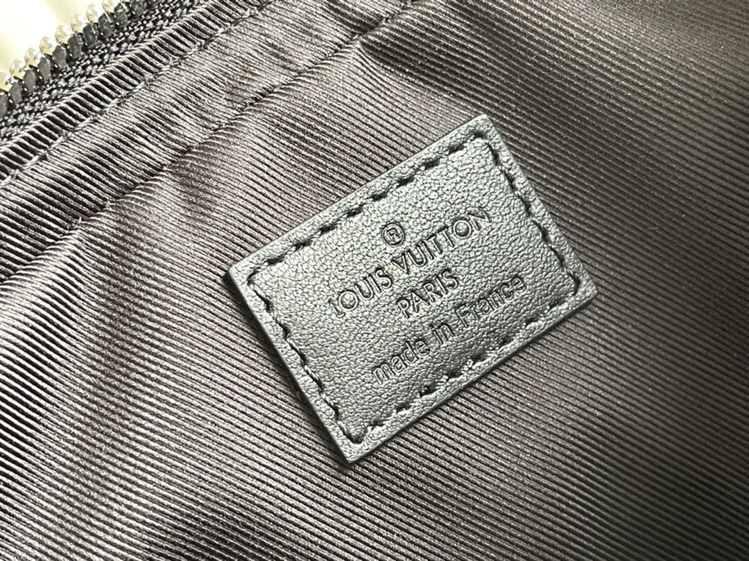 LV BAG M69443
