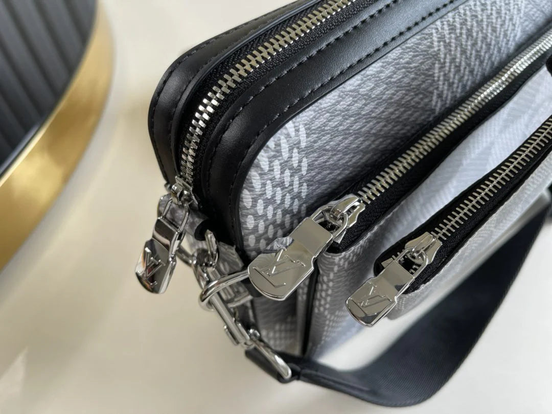 LV BAG M69443