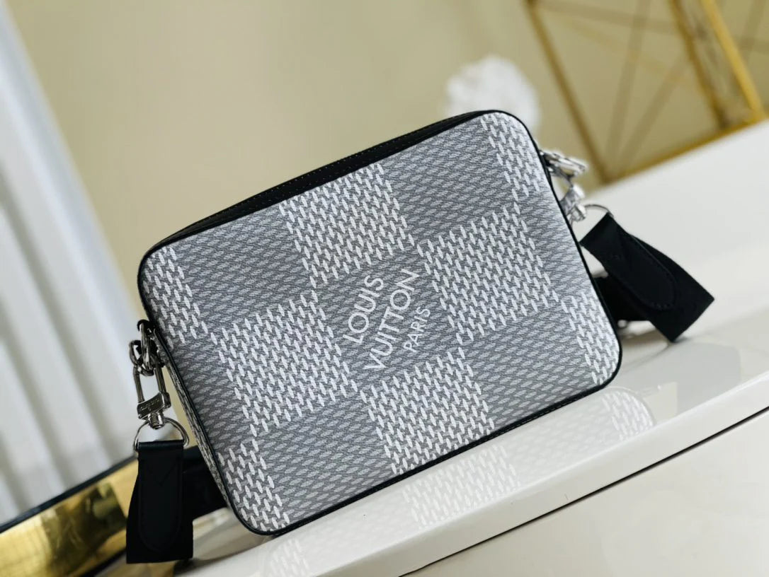 LV BAG M69443
