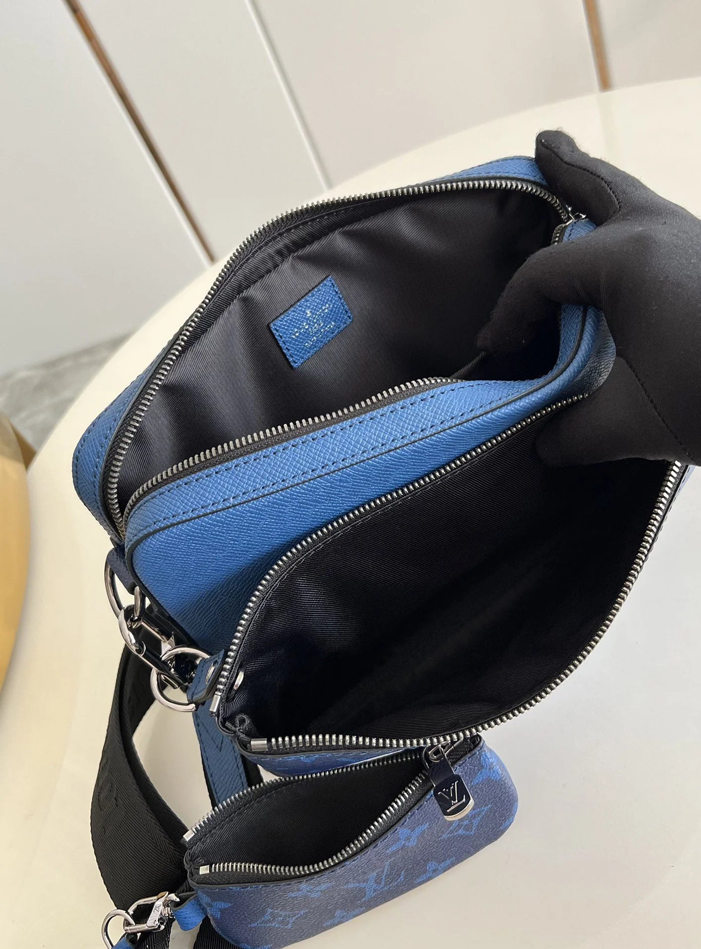 LV BAG M69443