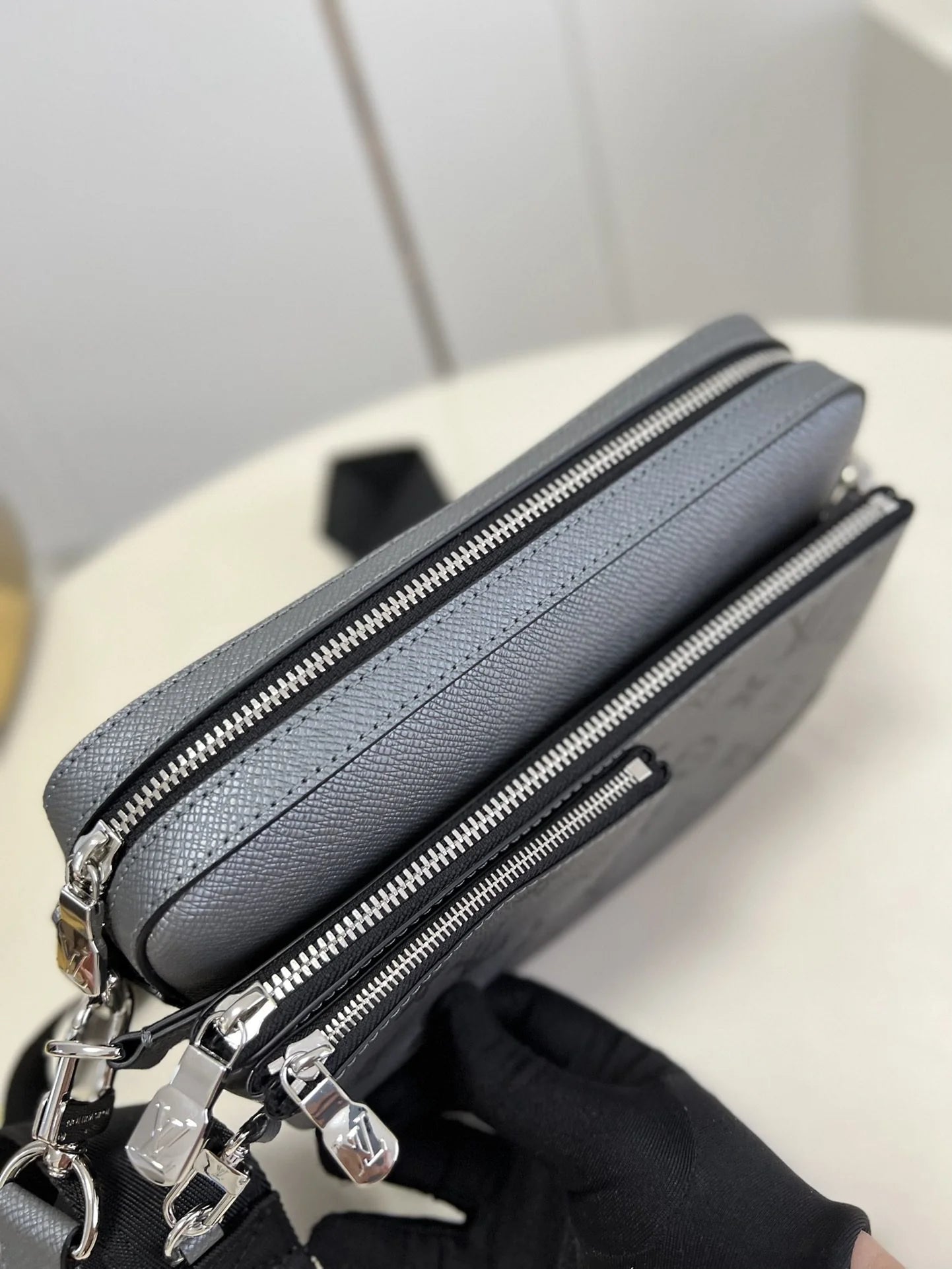LV BAG M69443