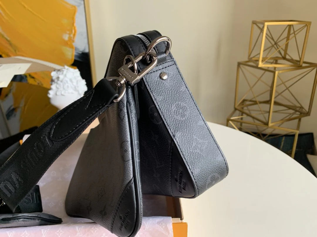 LV BAG M