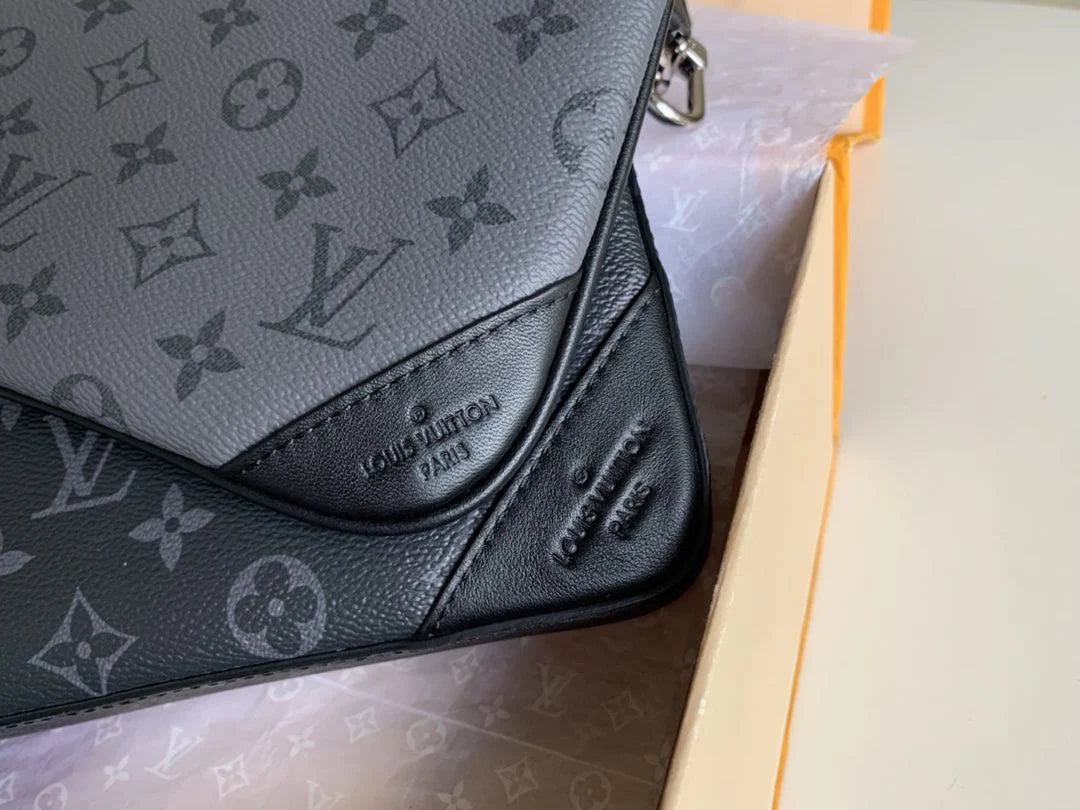 LV BAG M