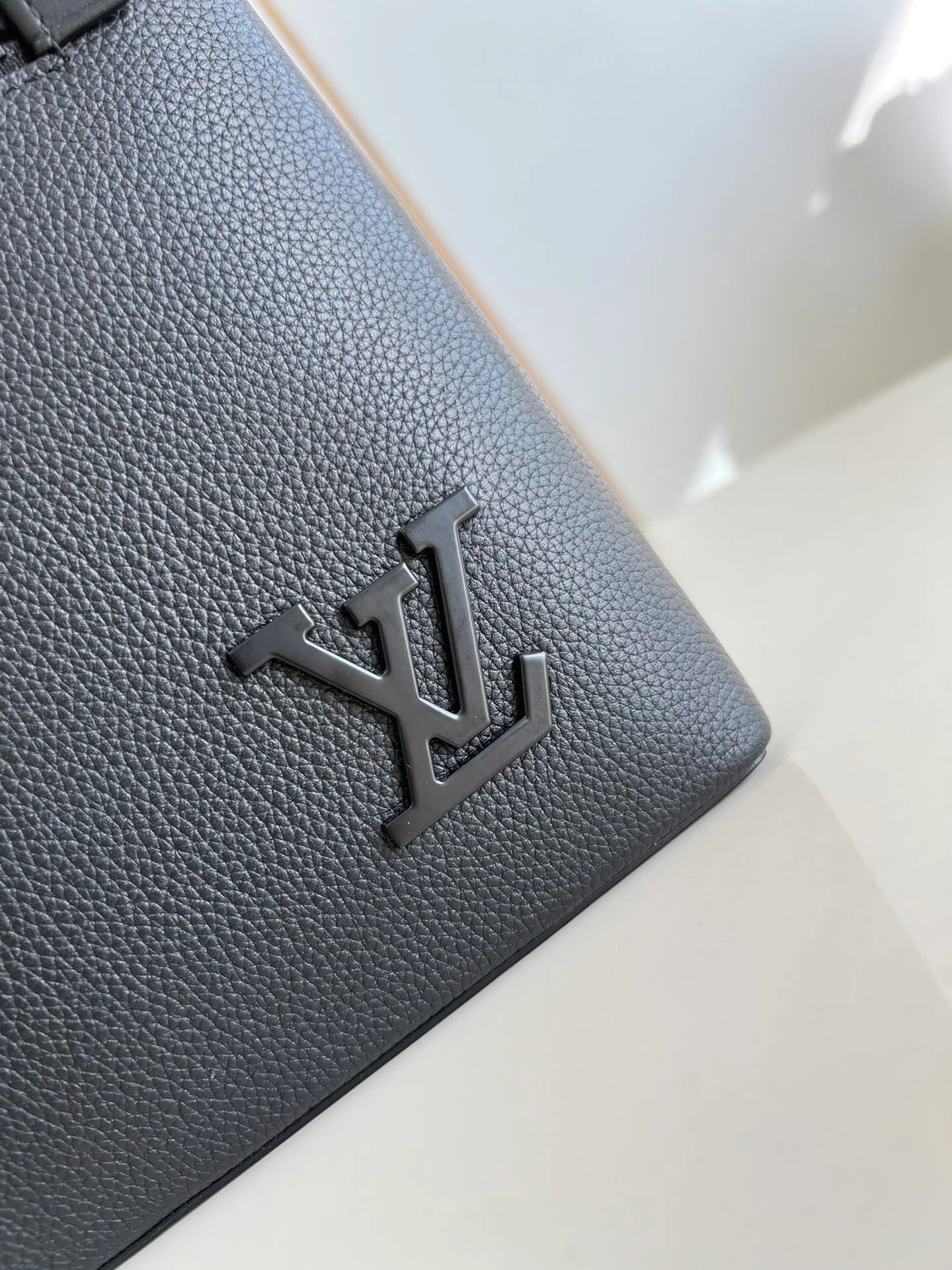 LV BAG M69837