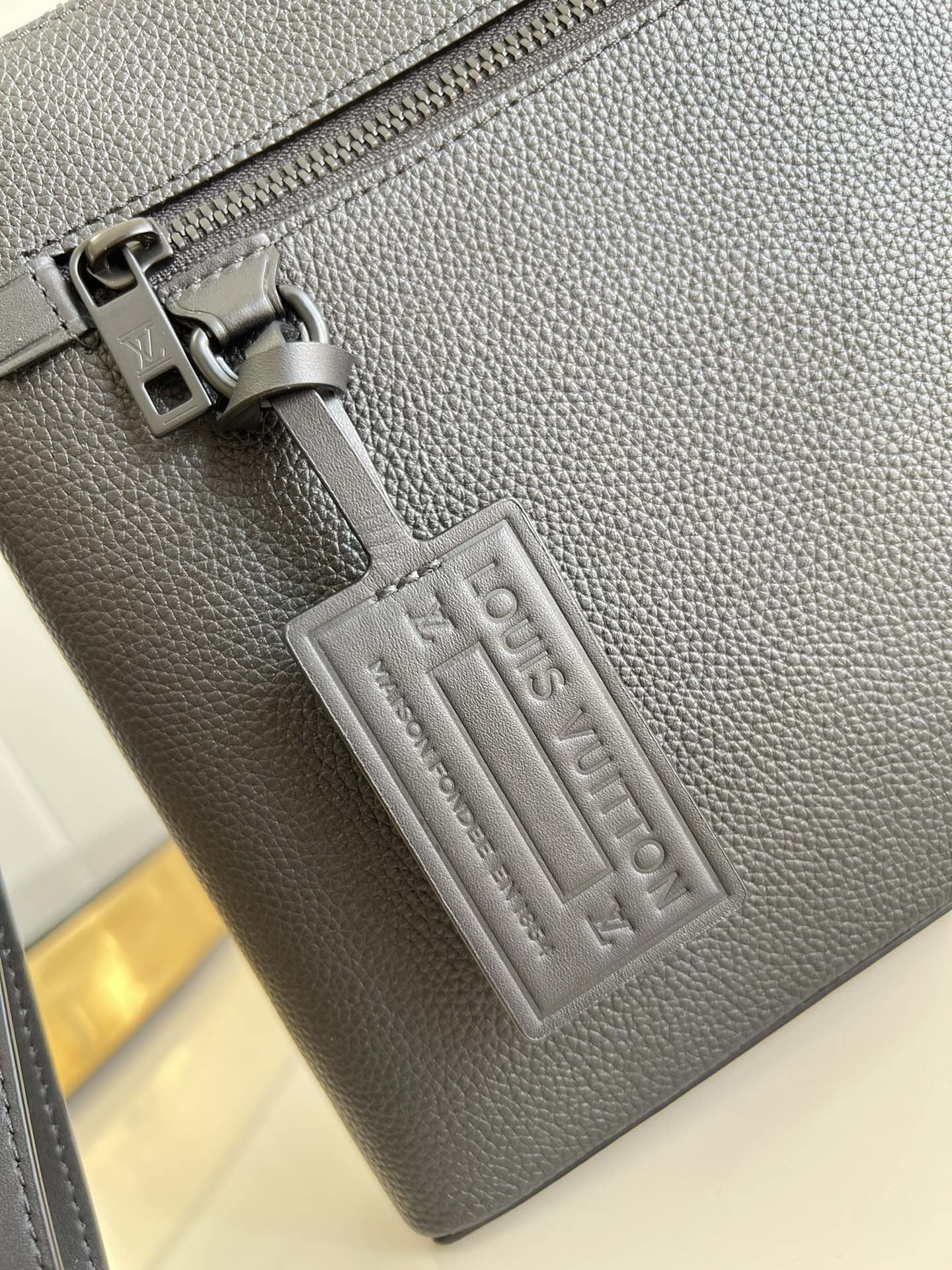 LV BAG M69837