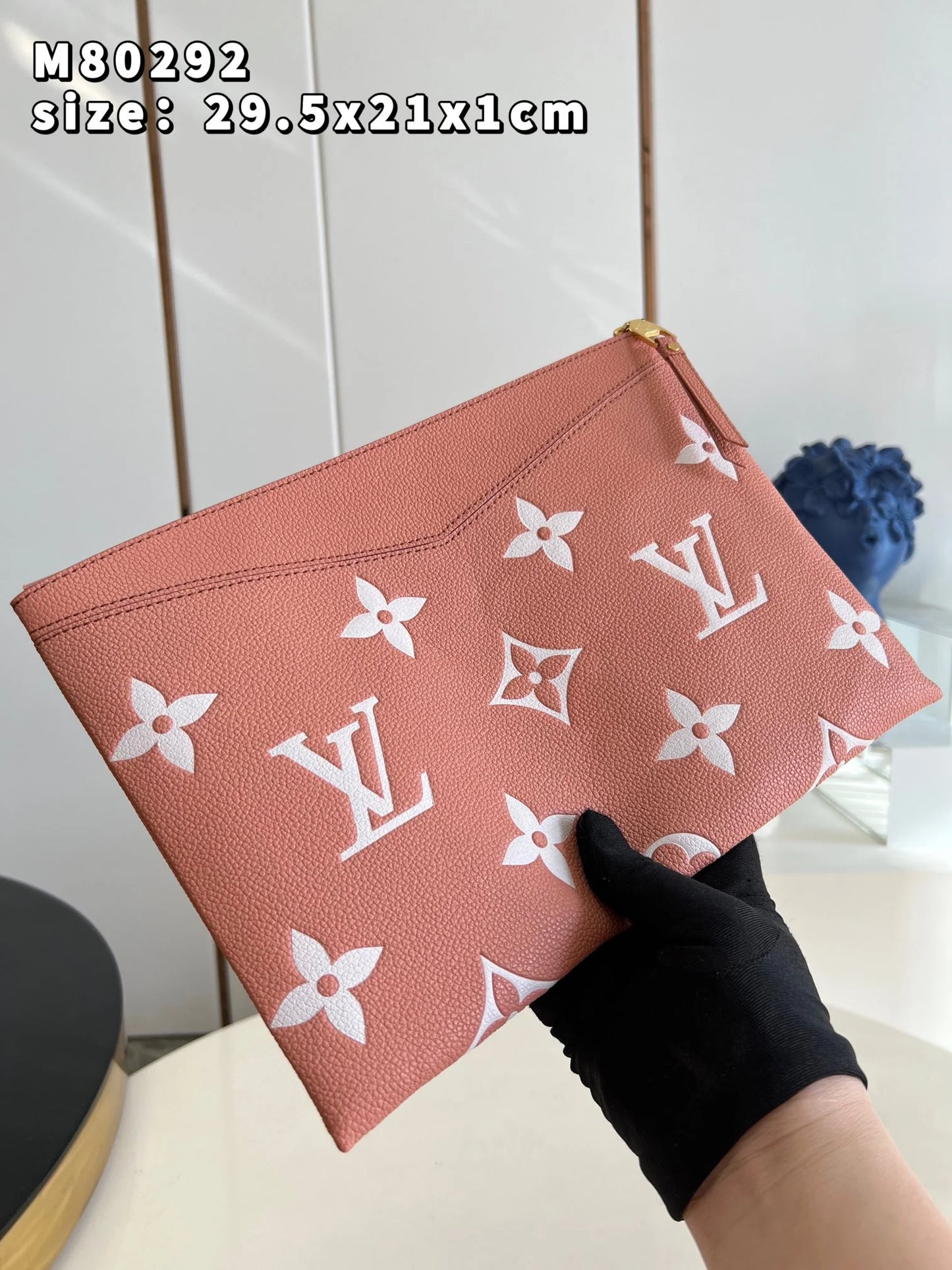 LV BAG M