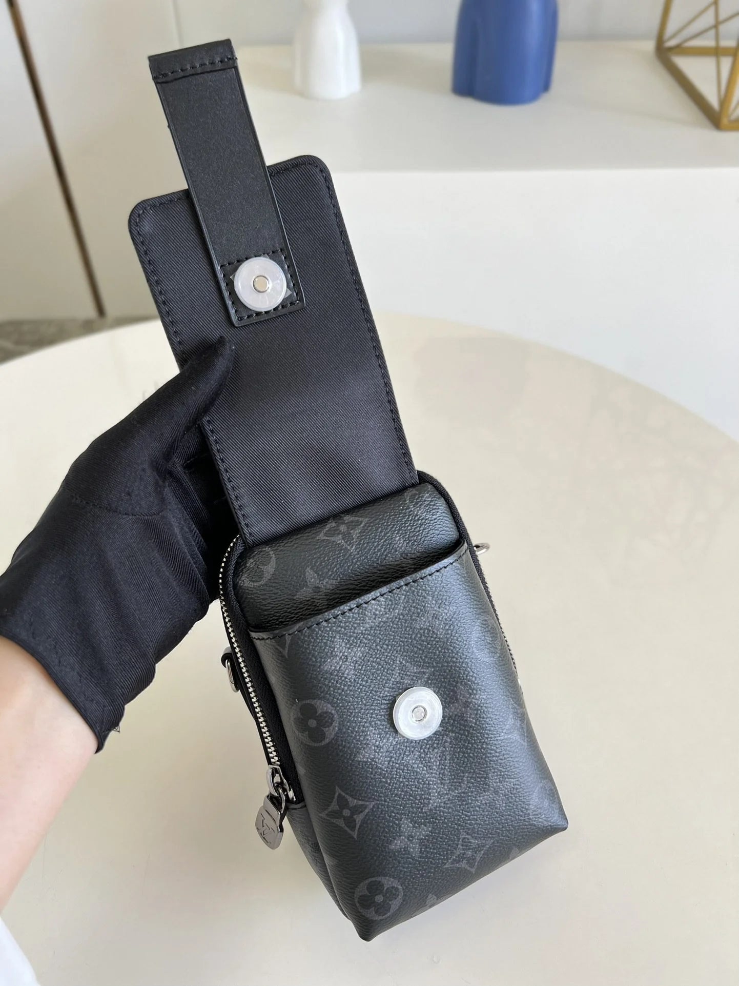 LV BAG M81005