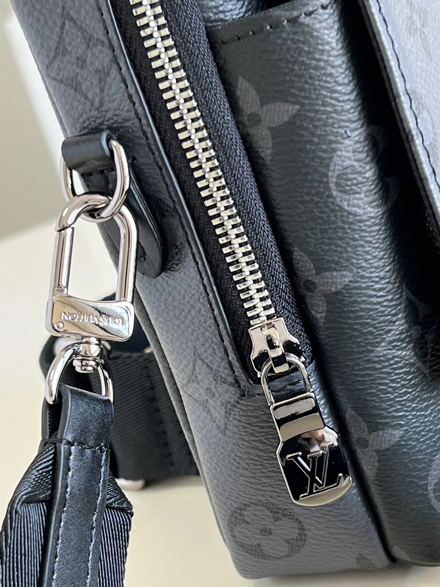 LV BAG M81005