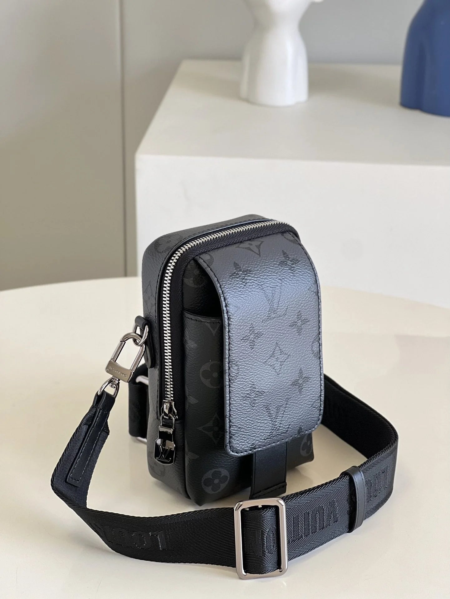 LV BAG M81005