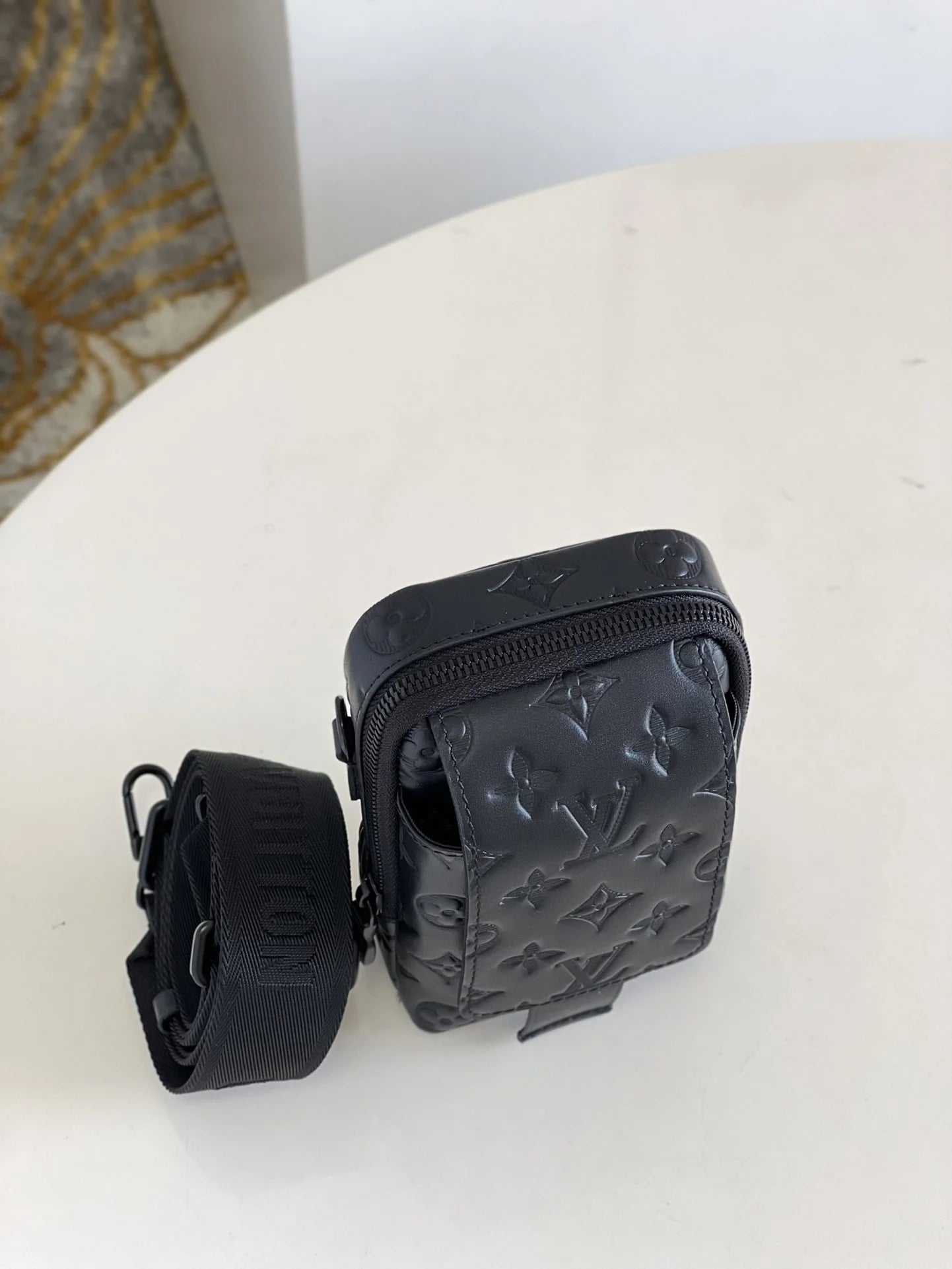 LV BAG M