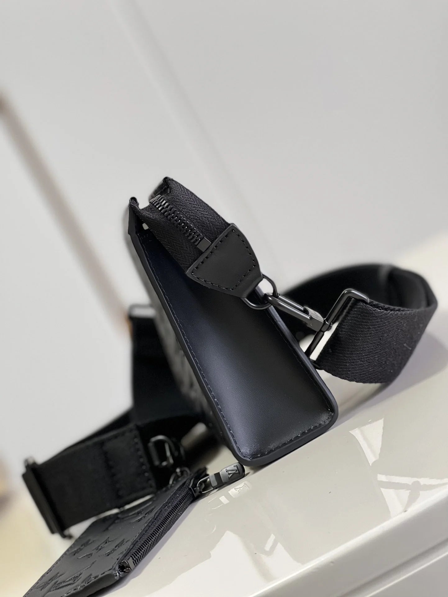 LV BAG M