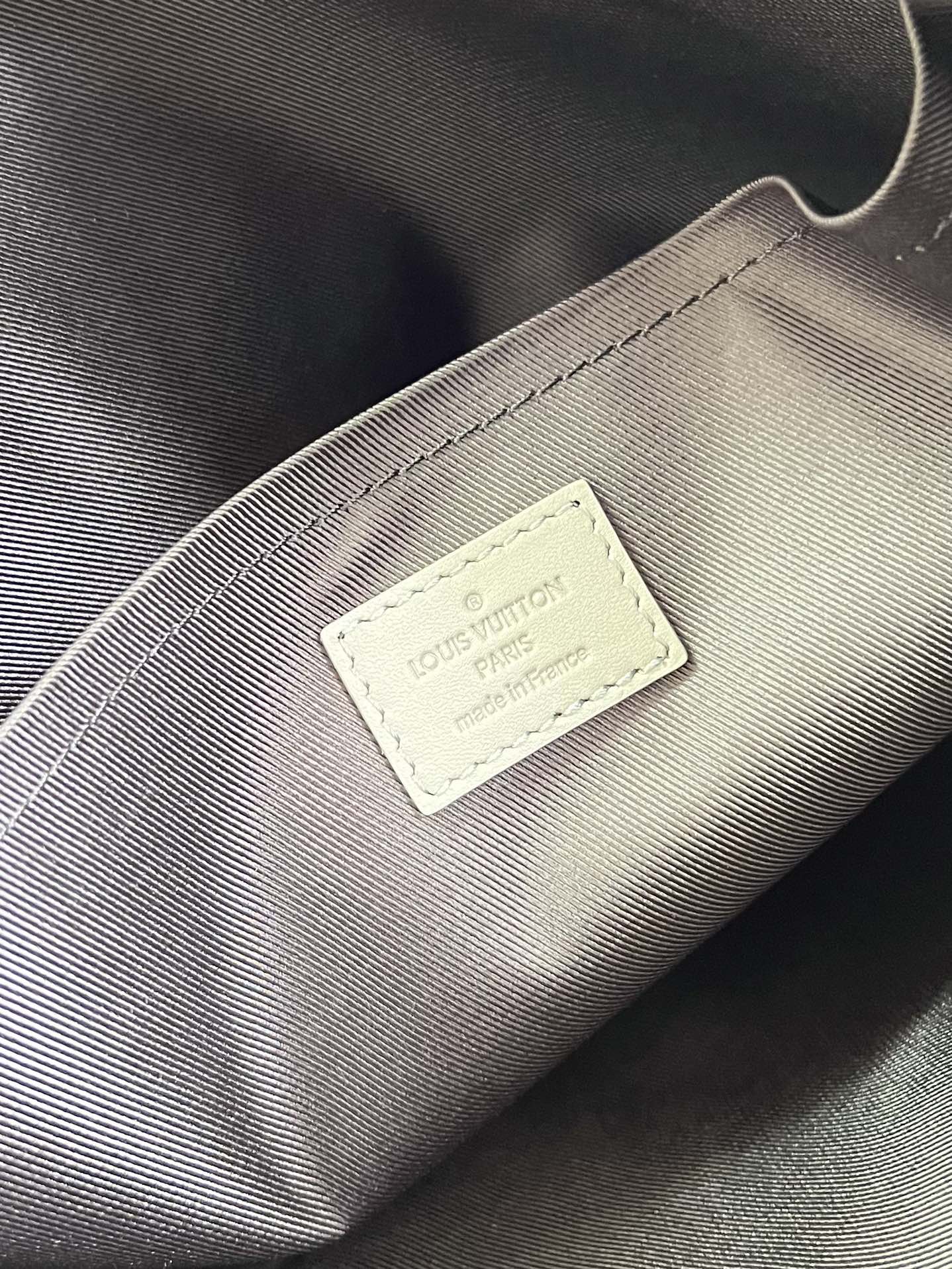 LV BAG M