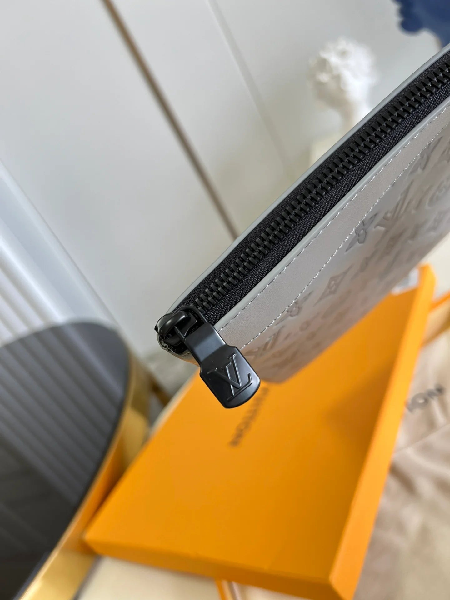 LV BAG M