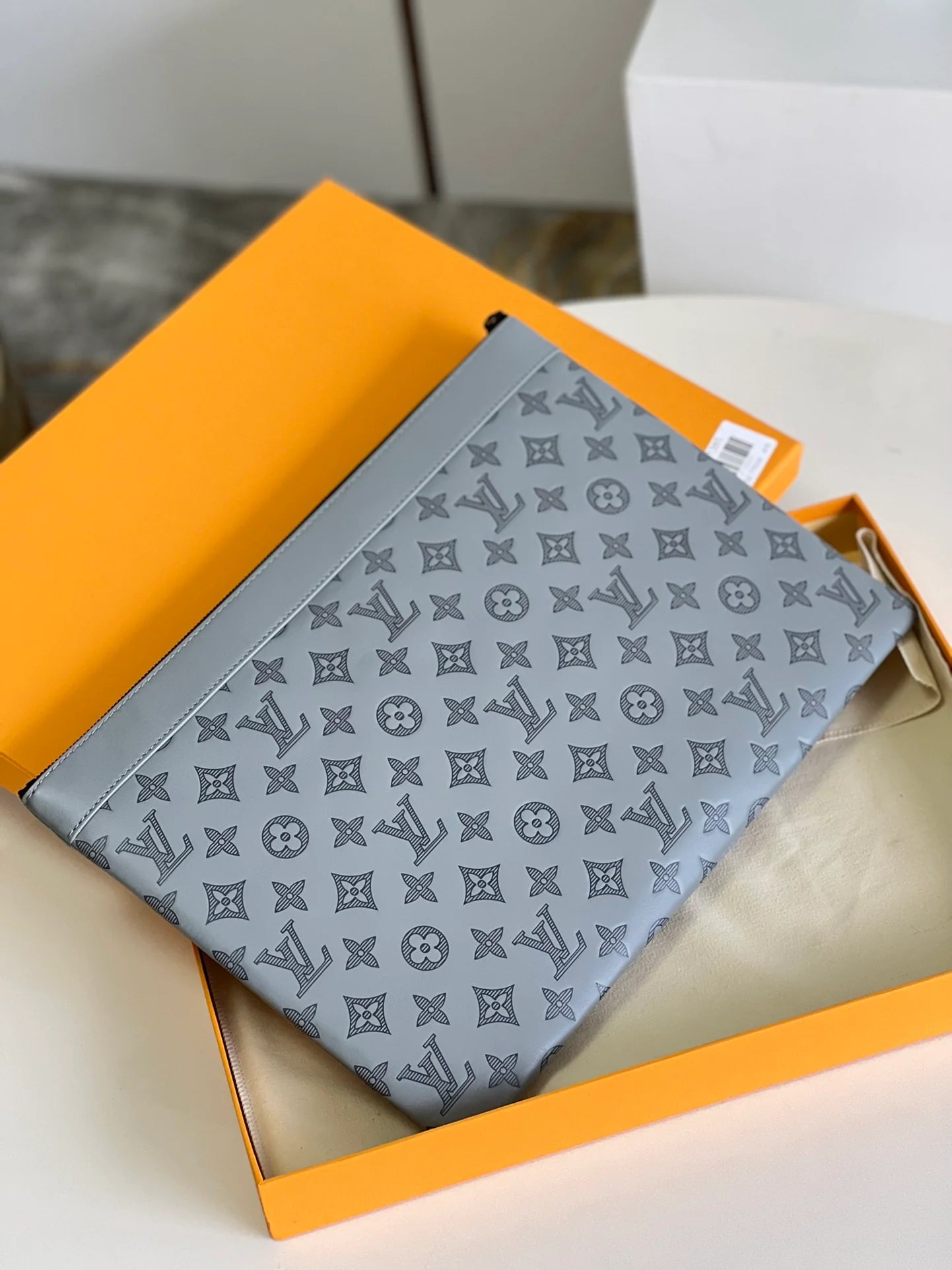 LV BAG M