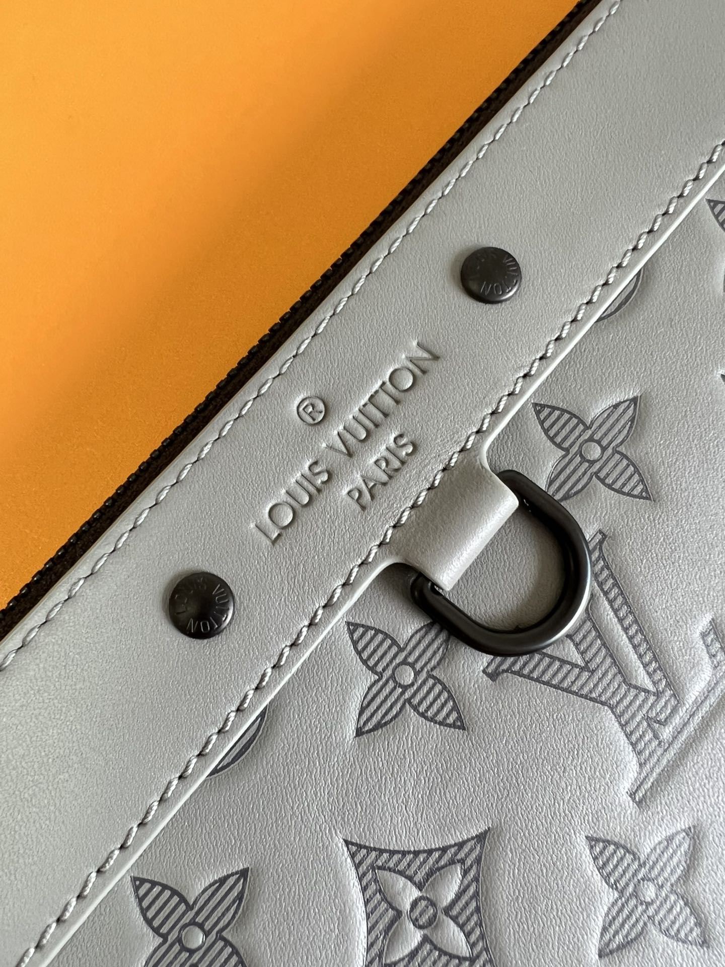 LV BAG M