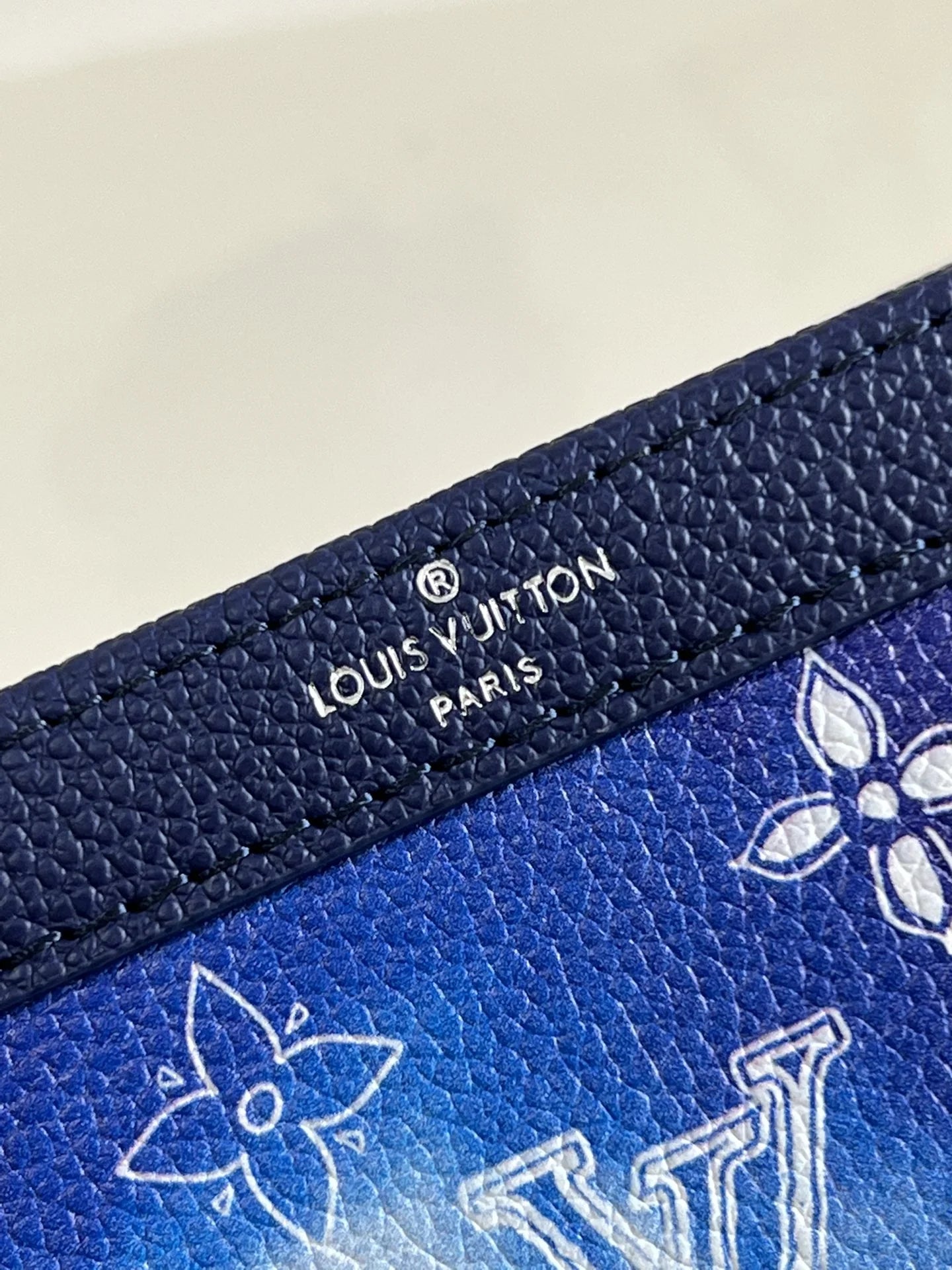LV BAG M