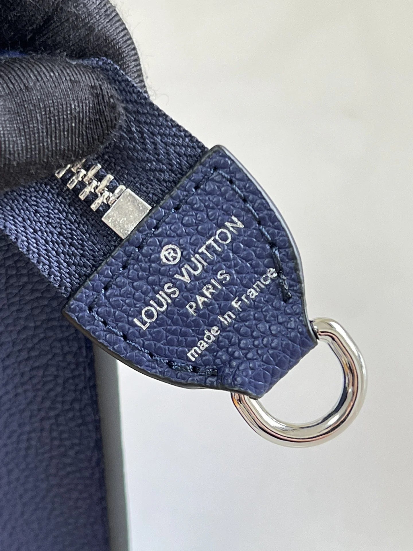 LV BAG M