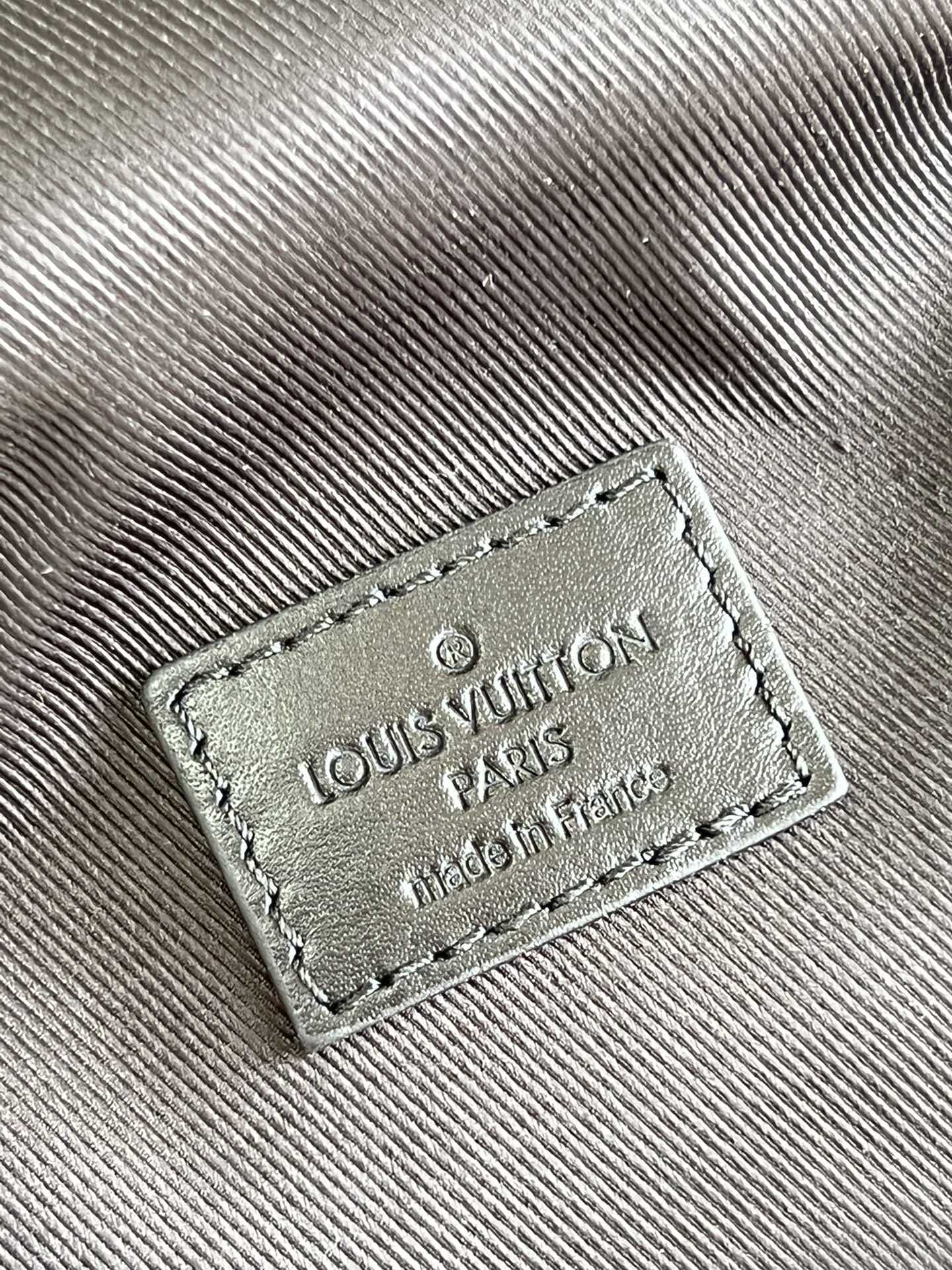 LV BAG M