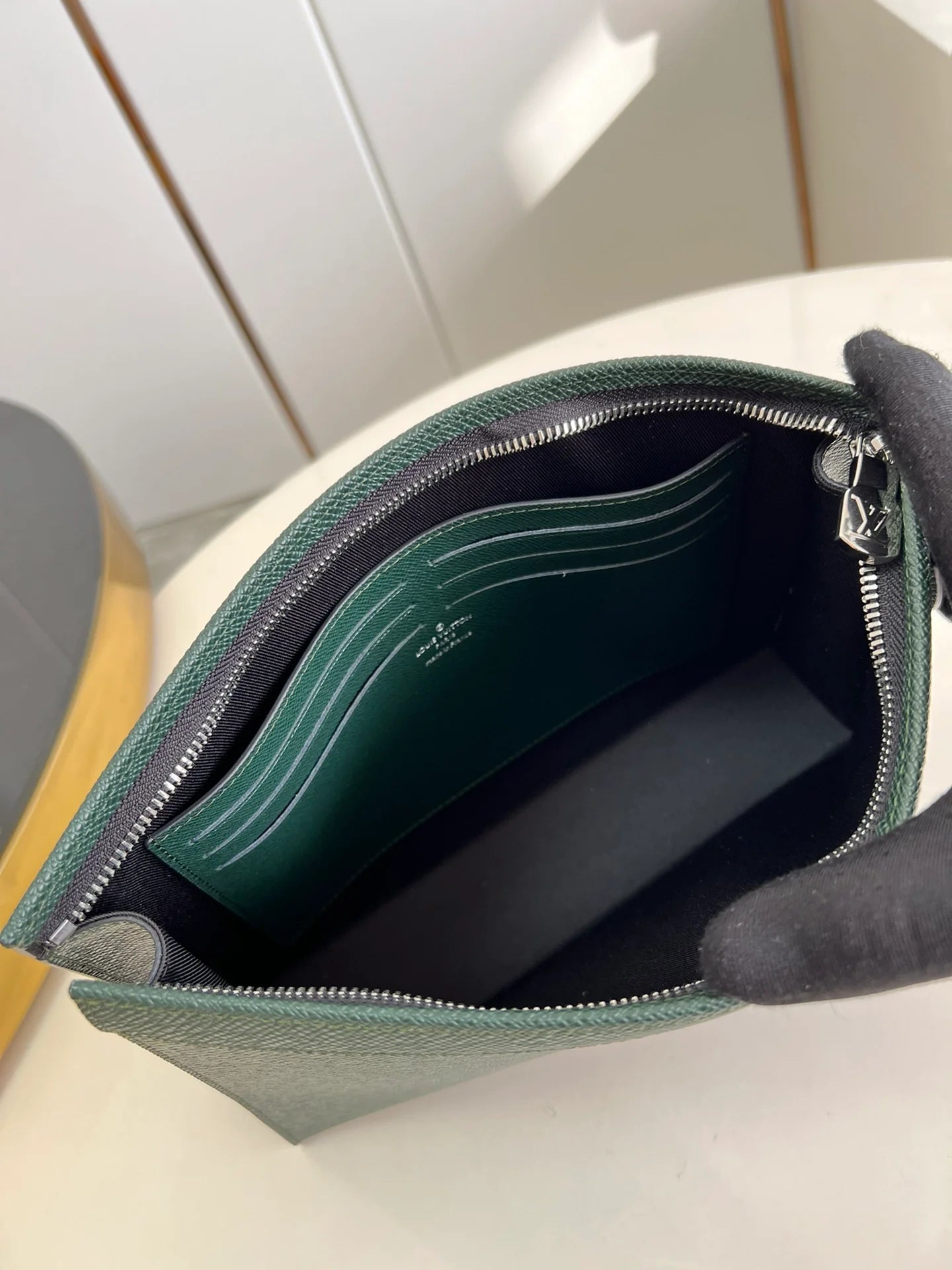 LV BAG M81556