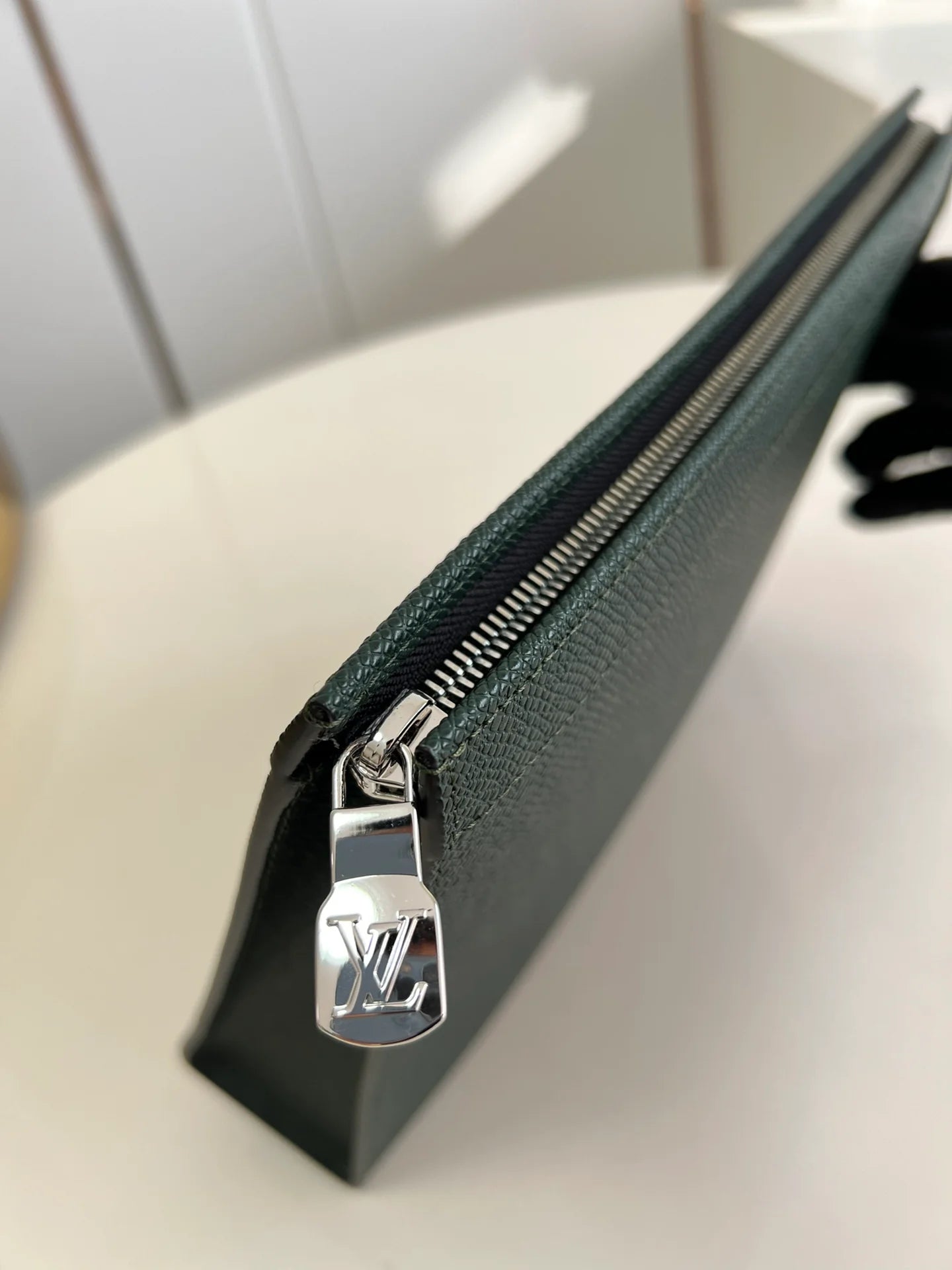 LV BAG M81556
