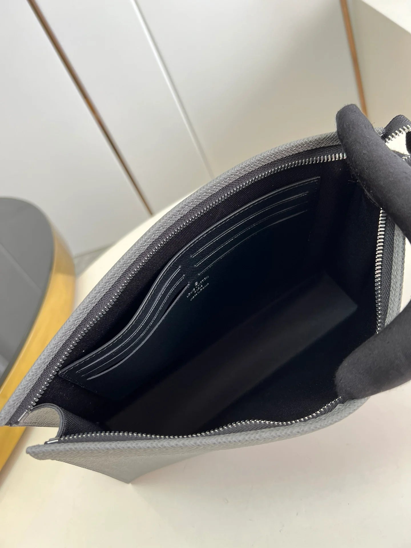 LV BAG M81556