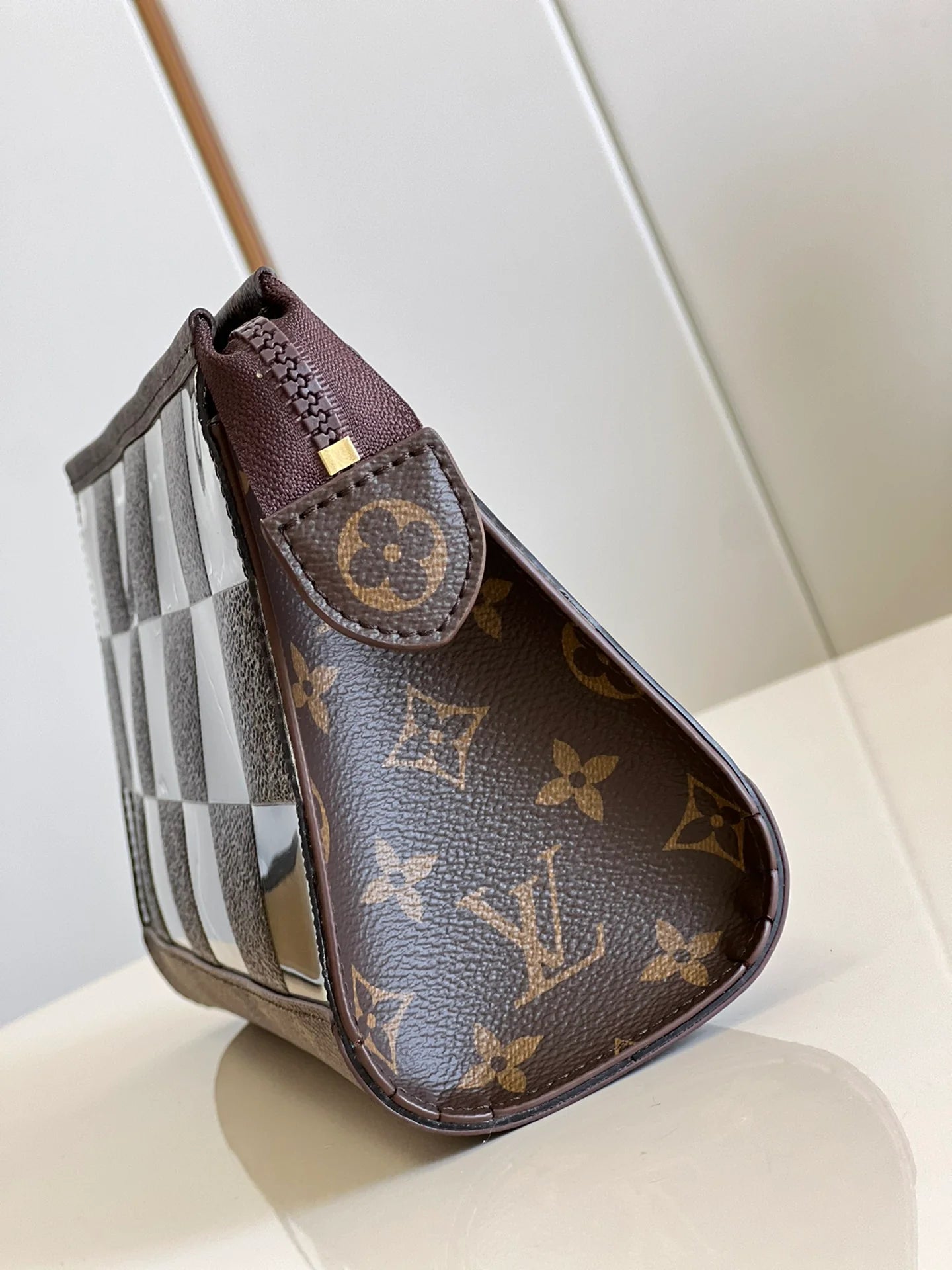 LV BAG M
